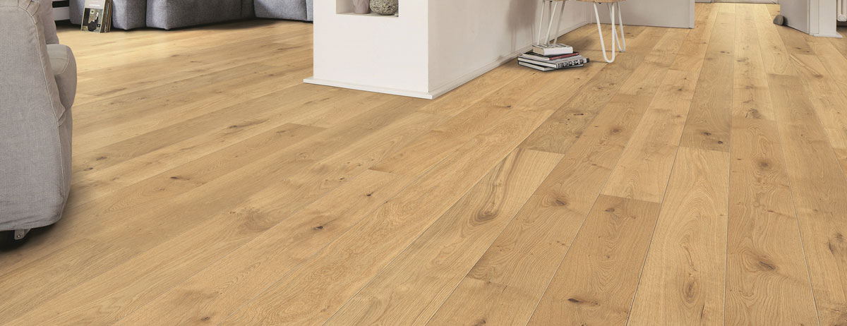 Vinylboden wurde auf den Untergrund verlegt.