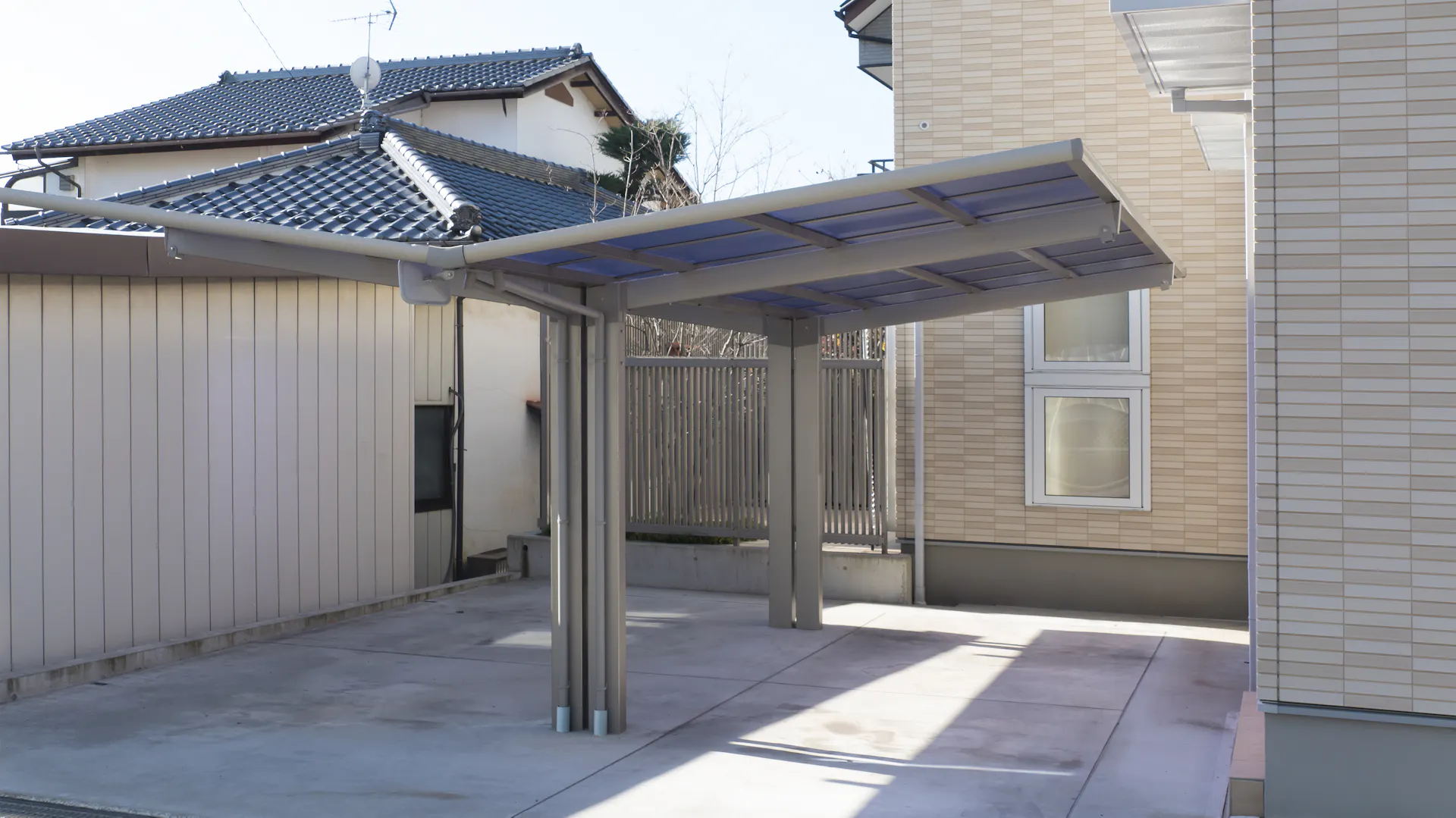 Carport mit Solaranlage