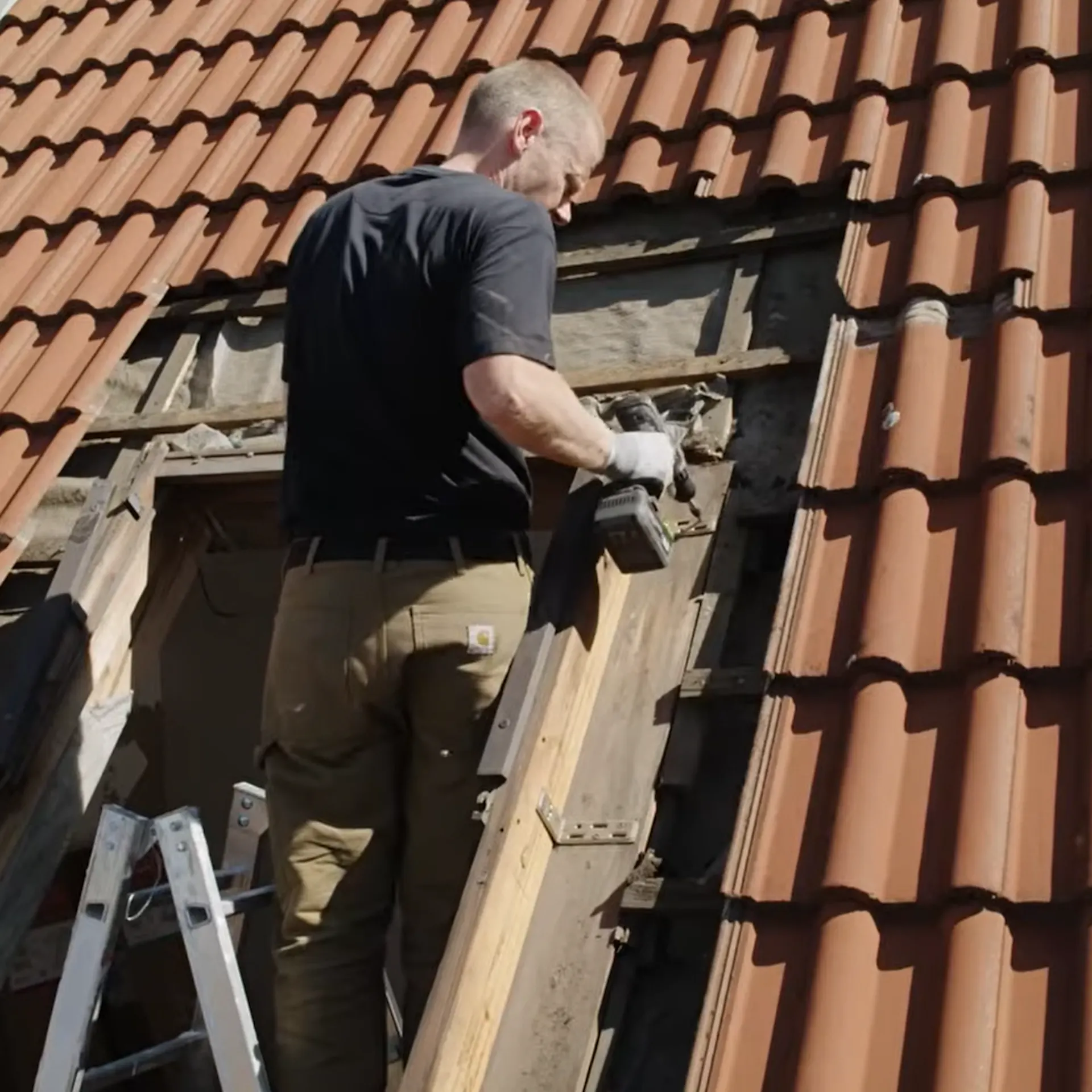 Dachfenster Fensterrahmen ausbauen