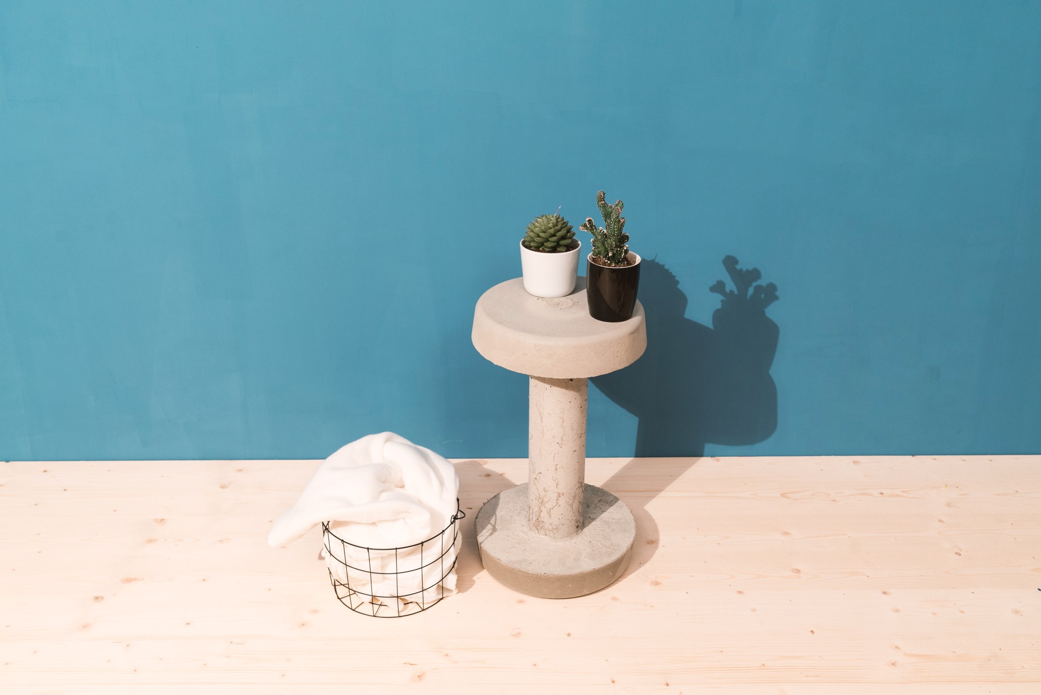 Hocker aus Beton als Dekoration für Badezimmer in Betonoptik