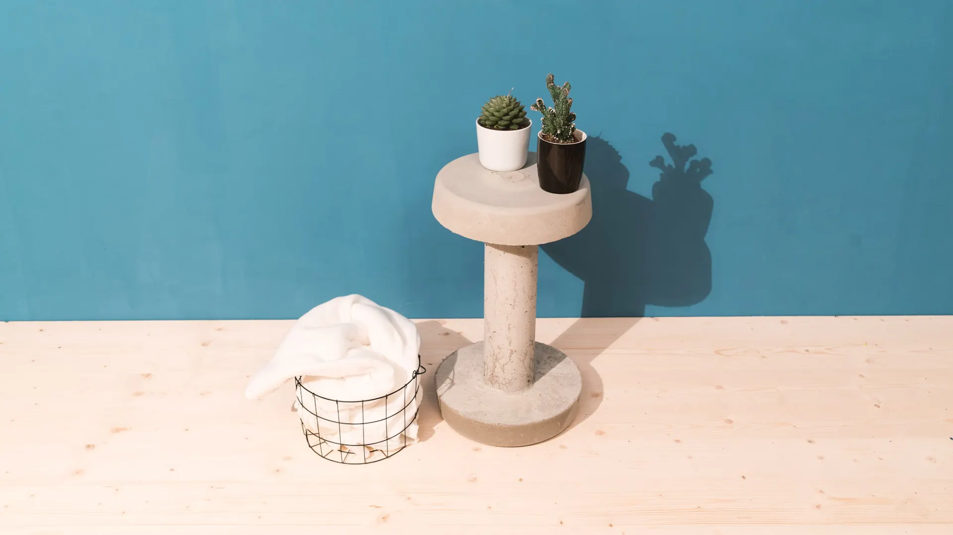 Hocker aus Beton als Dekoration für Badezimmer in Betonoptik