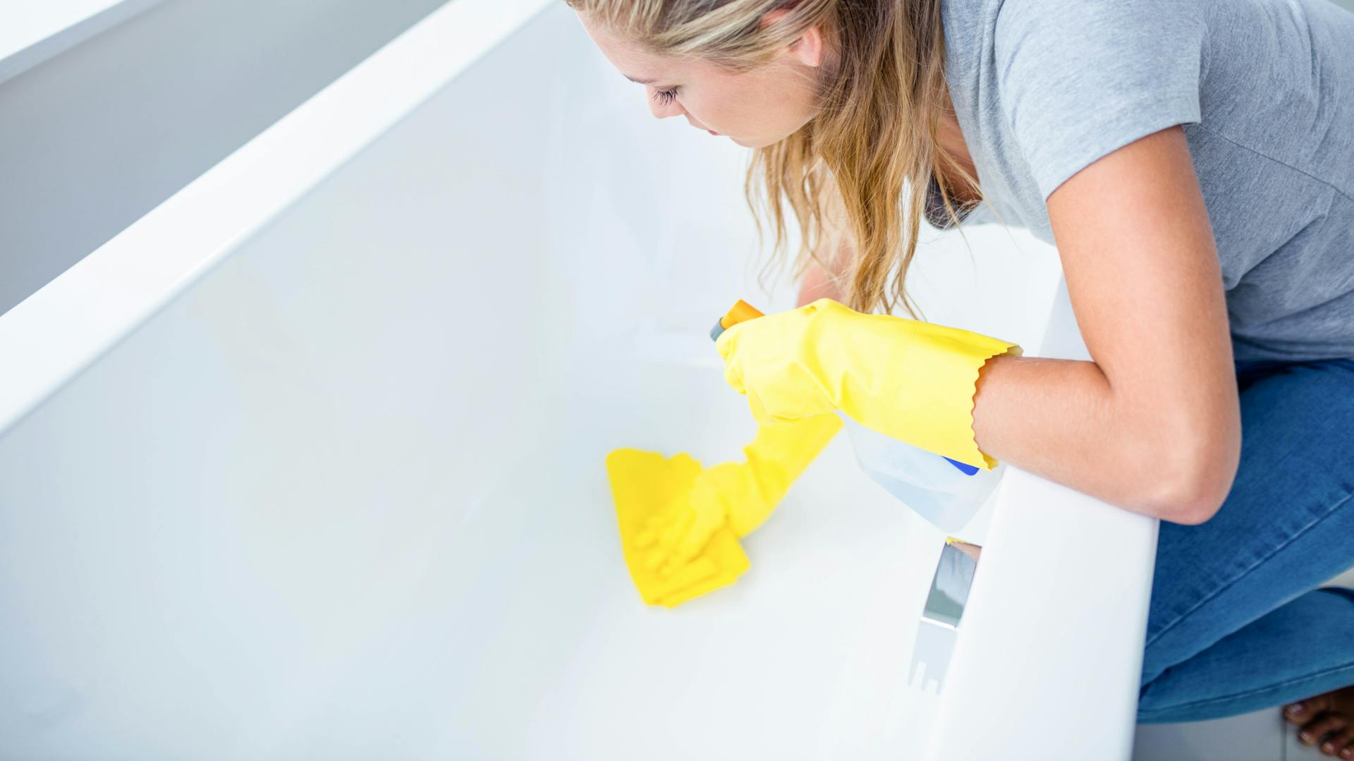 Kád tisztítása festés előtt