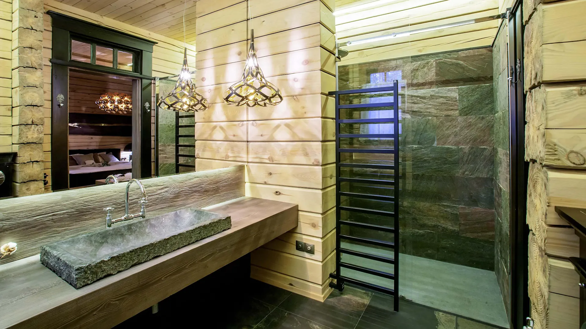 Ein Badezimmer aus Holz.
