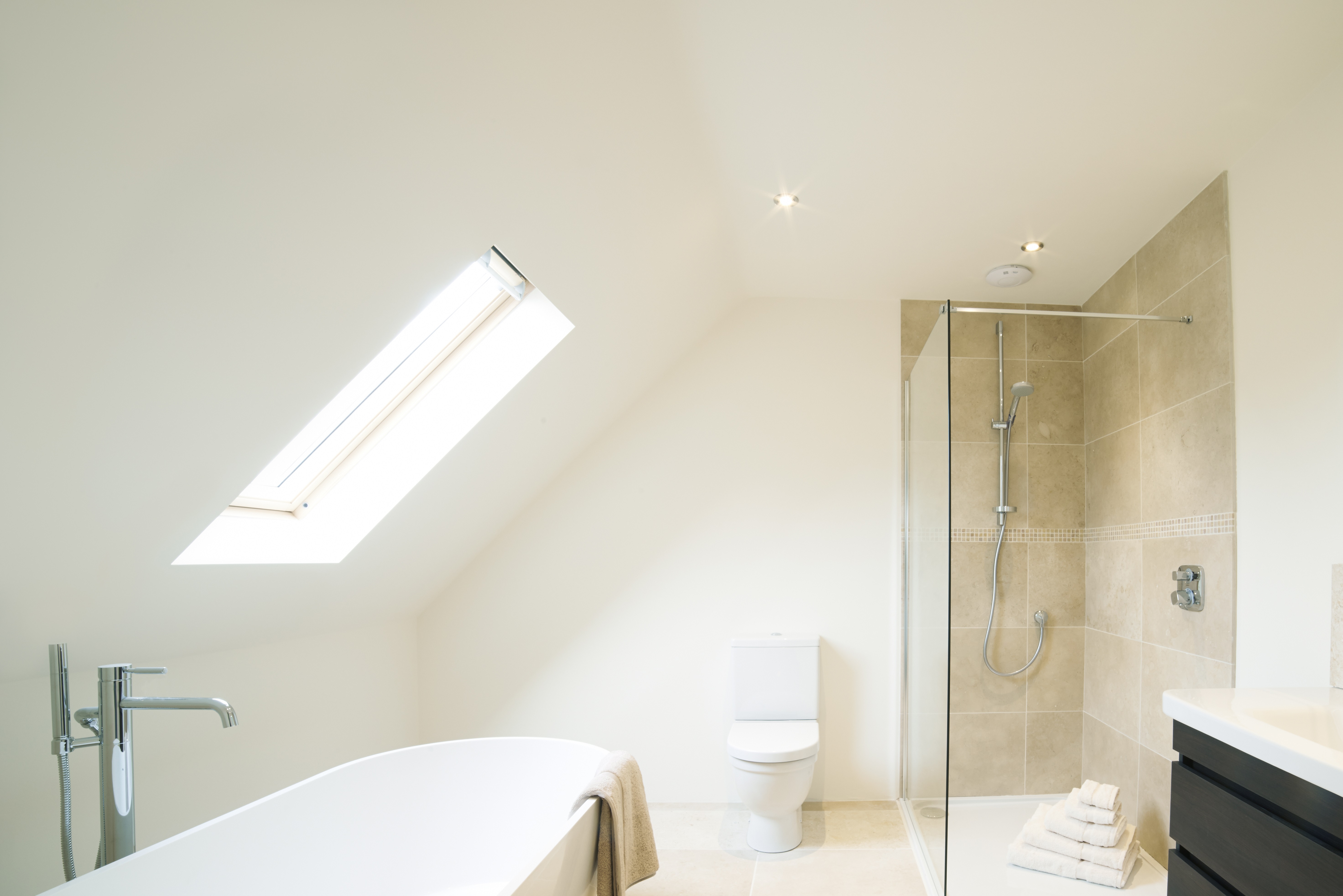 Dachfenster im Badezimmer
