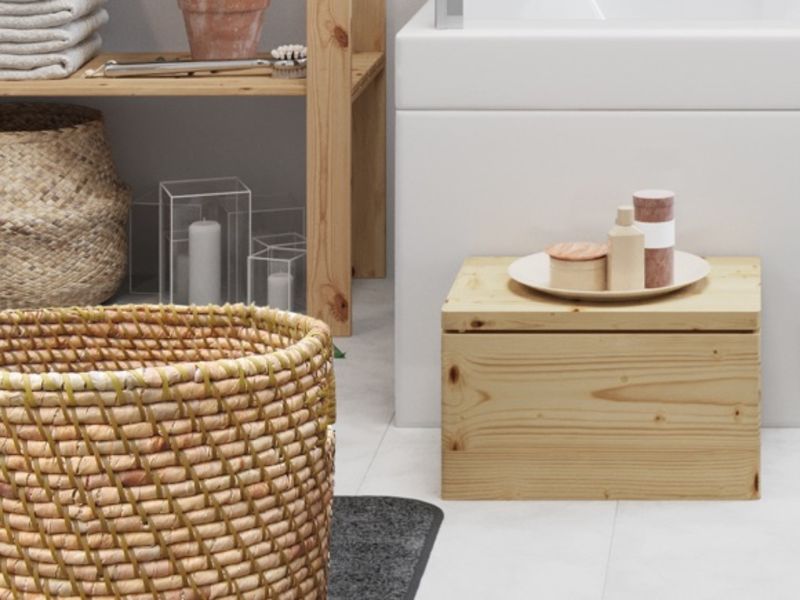 Möbel aus Holz in einem Badezimmer