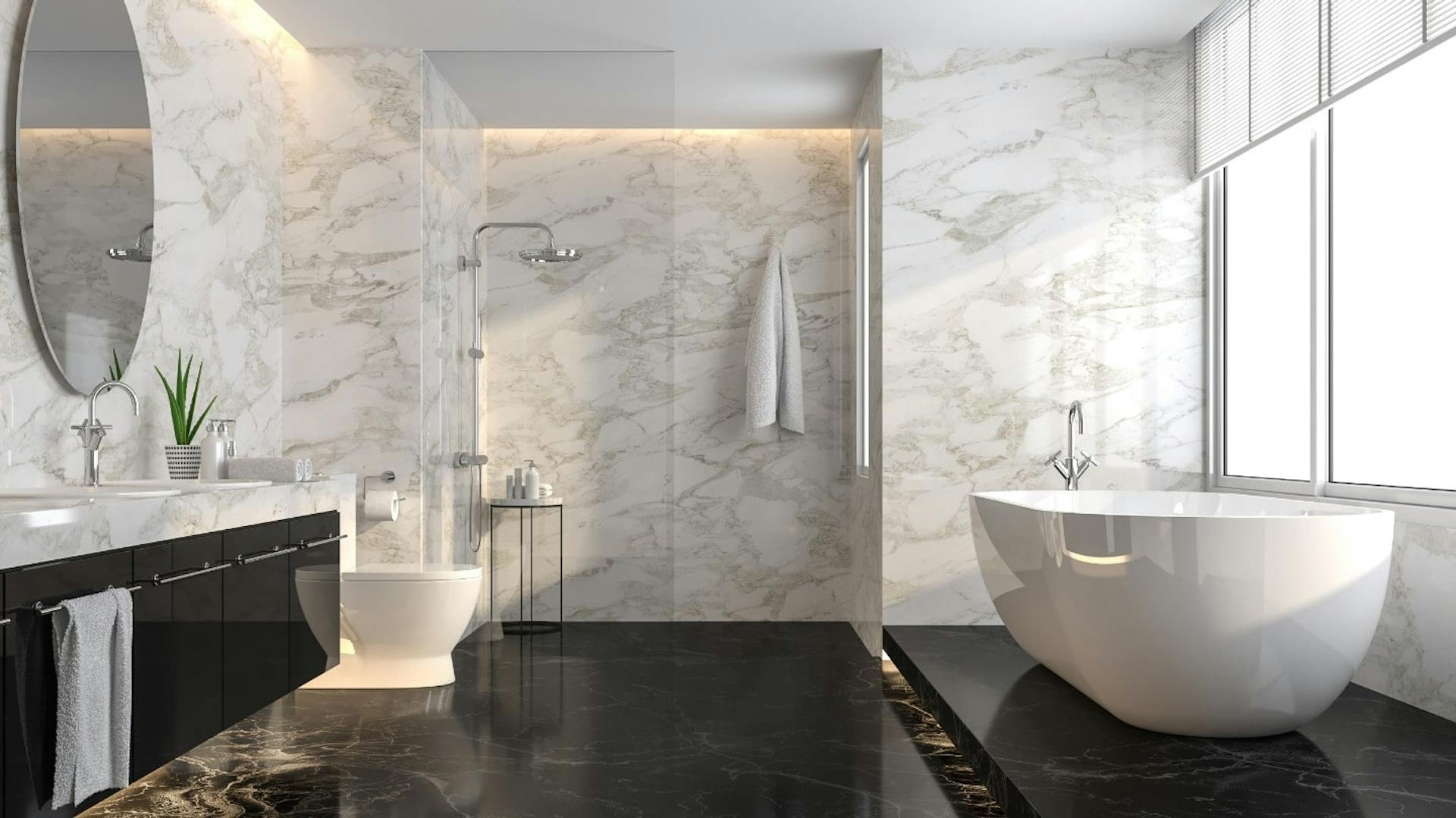 Indirekte Deckenbeleuchtung in einem Bad.