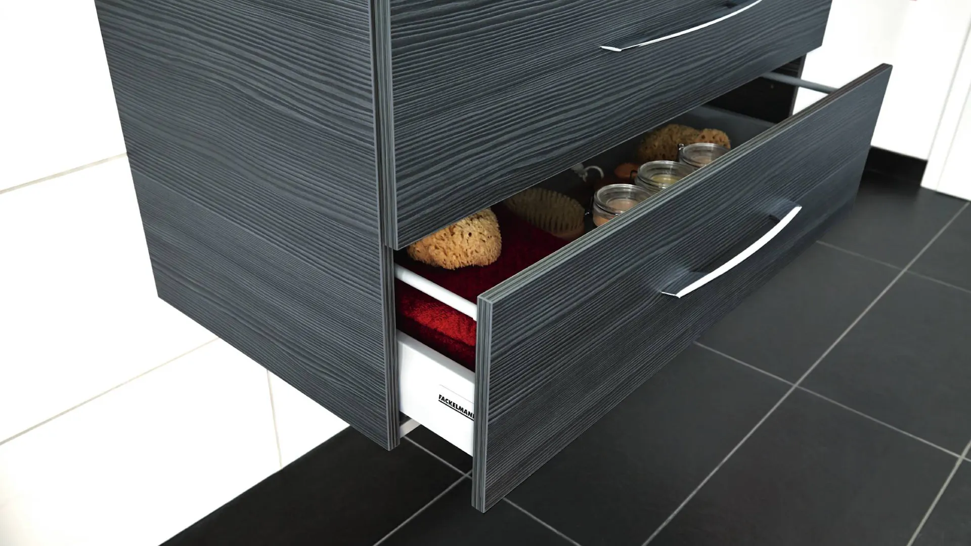 Waschbeckenunterschrank mit Stauraum.