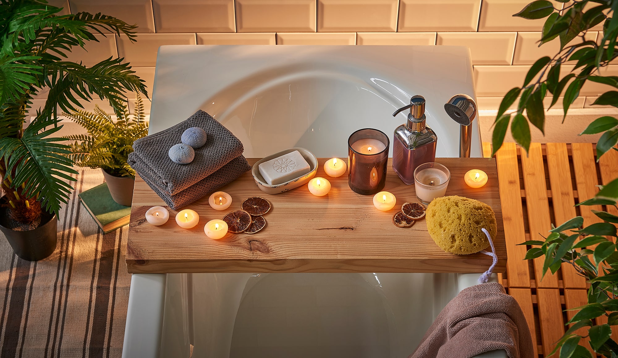 badewanne-mit-kerzen.jpg?crop=focalpoint\u0026fit=crop\u0026fp-x=0.454\u0026fp-y=0.528\u0026fp-z=1\u0026w=1920\u0026auto=format%2Ccompress\u0026h=1079