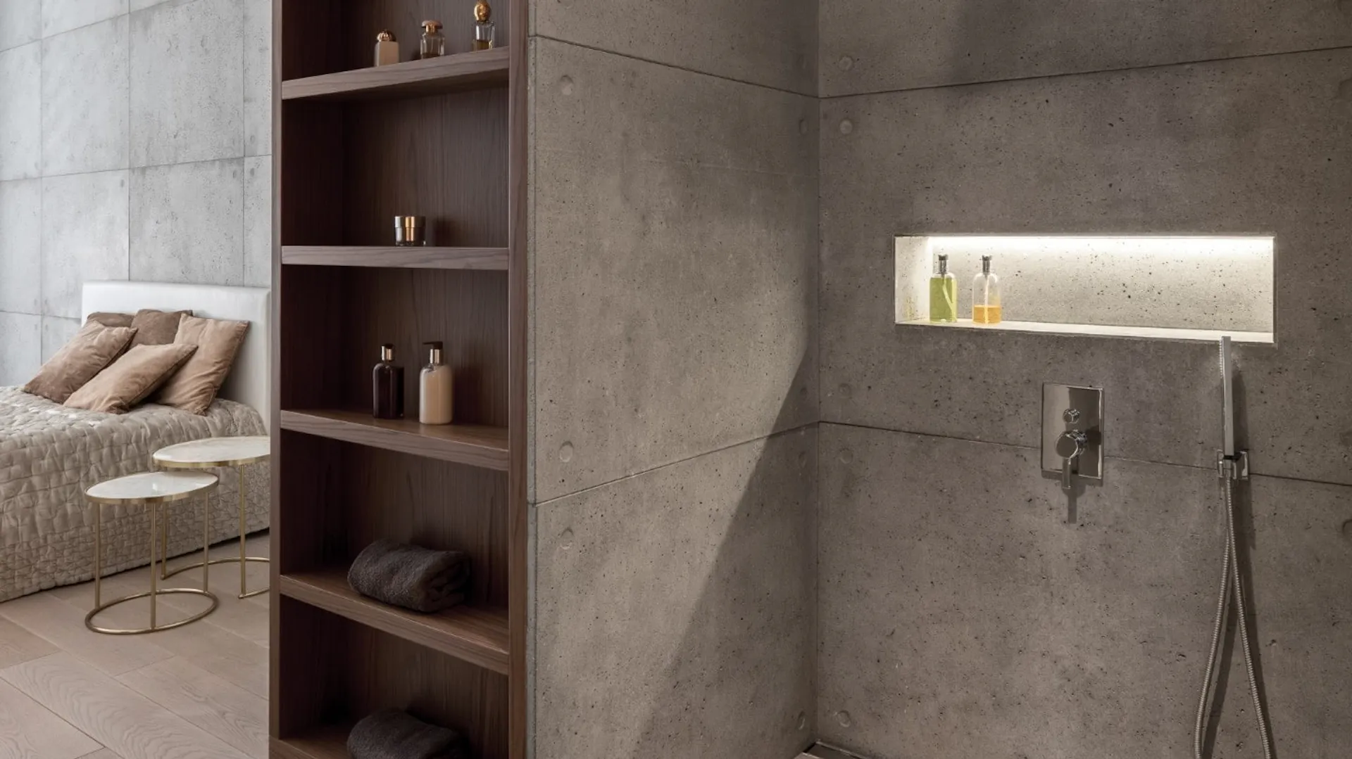 Offenes Badezimmer in Grau.