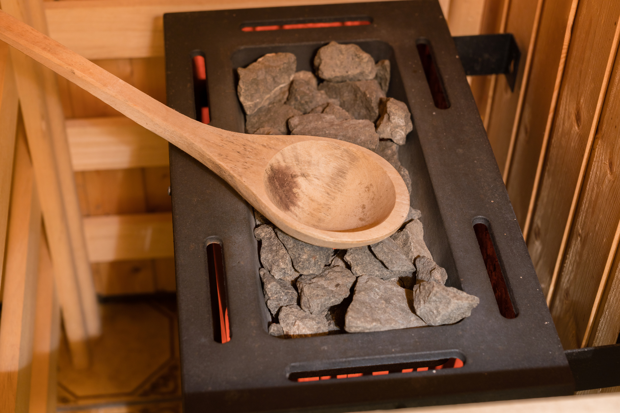 Saunaofen mit Holzlöffel