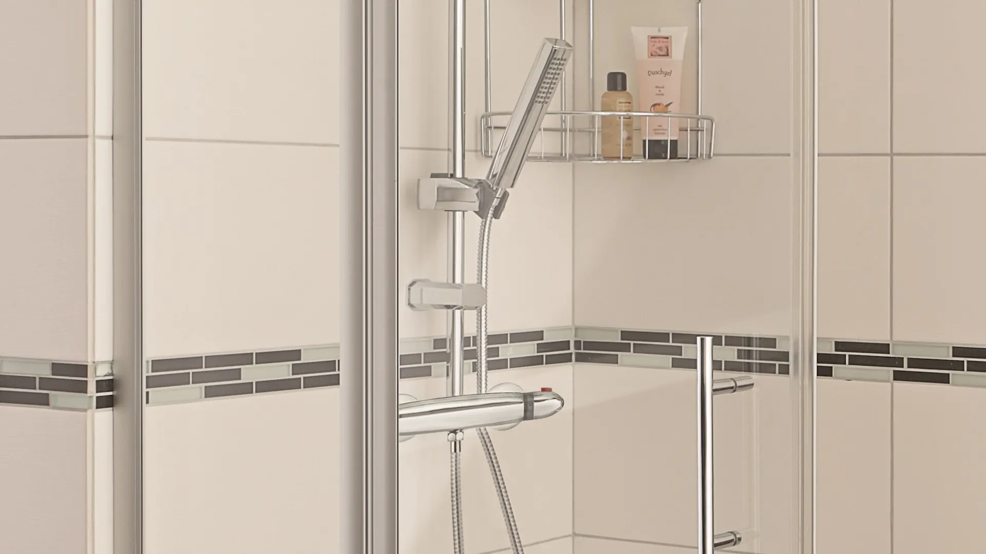 Sprcha s termostatickou baterií.