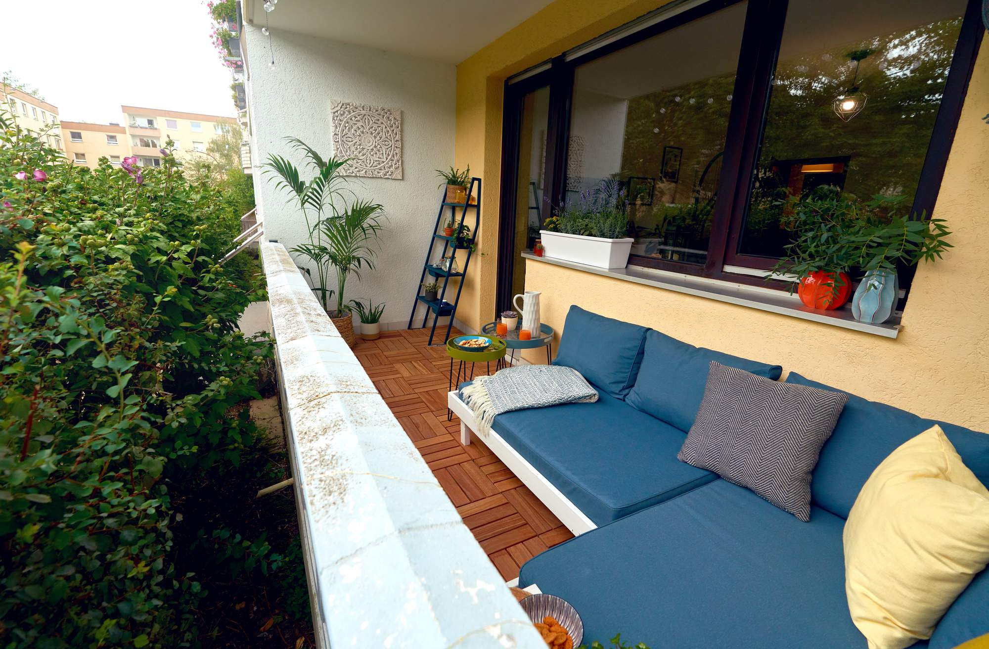 Balkon mit Loungemöbeln