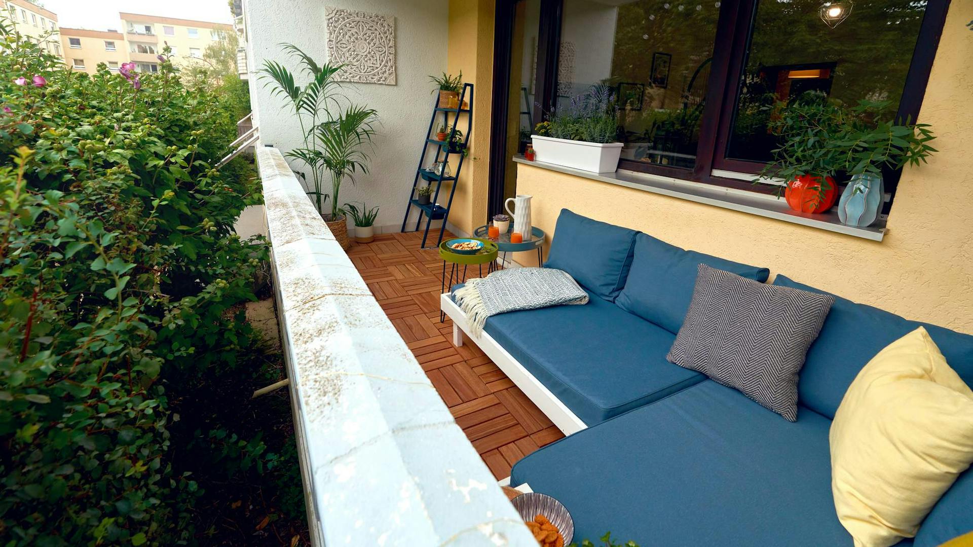 Balkon mit Loungemöbeln