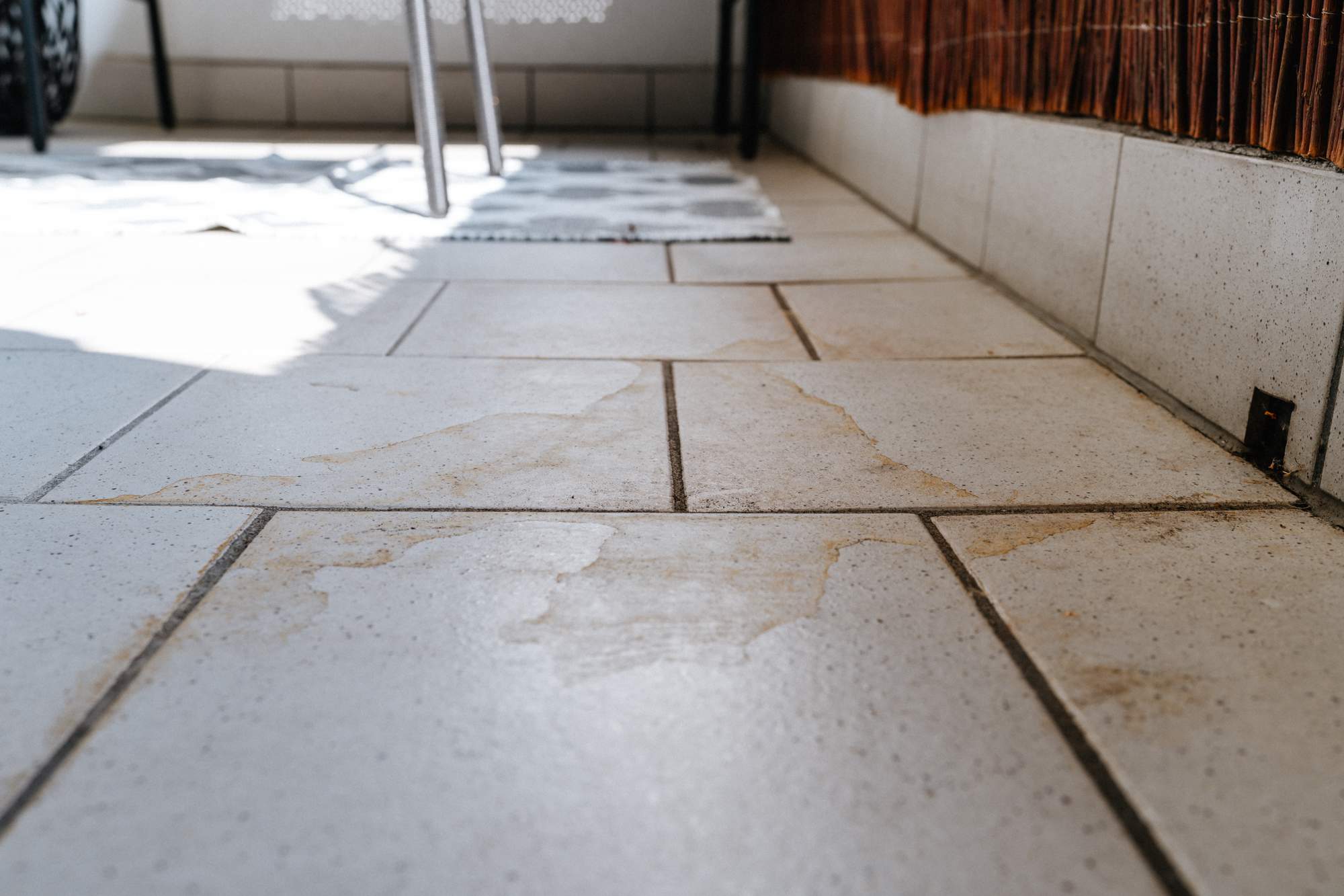 Bodenfliesen auf einem Balkon