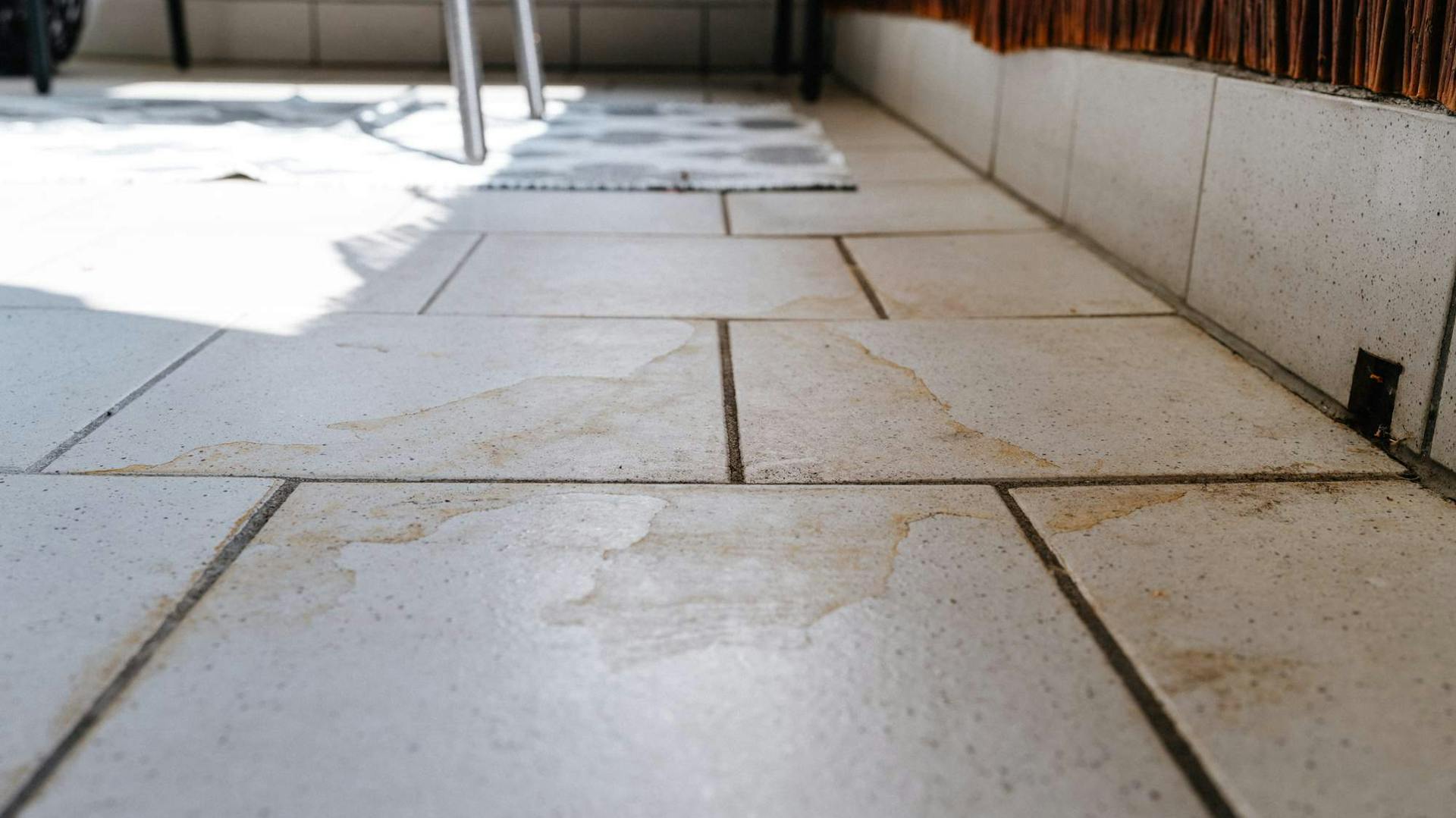 Bodenfliesen auf einem Balkon