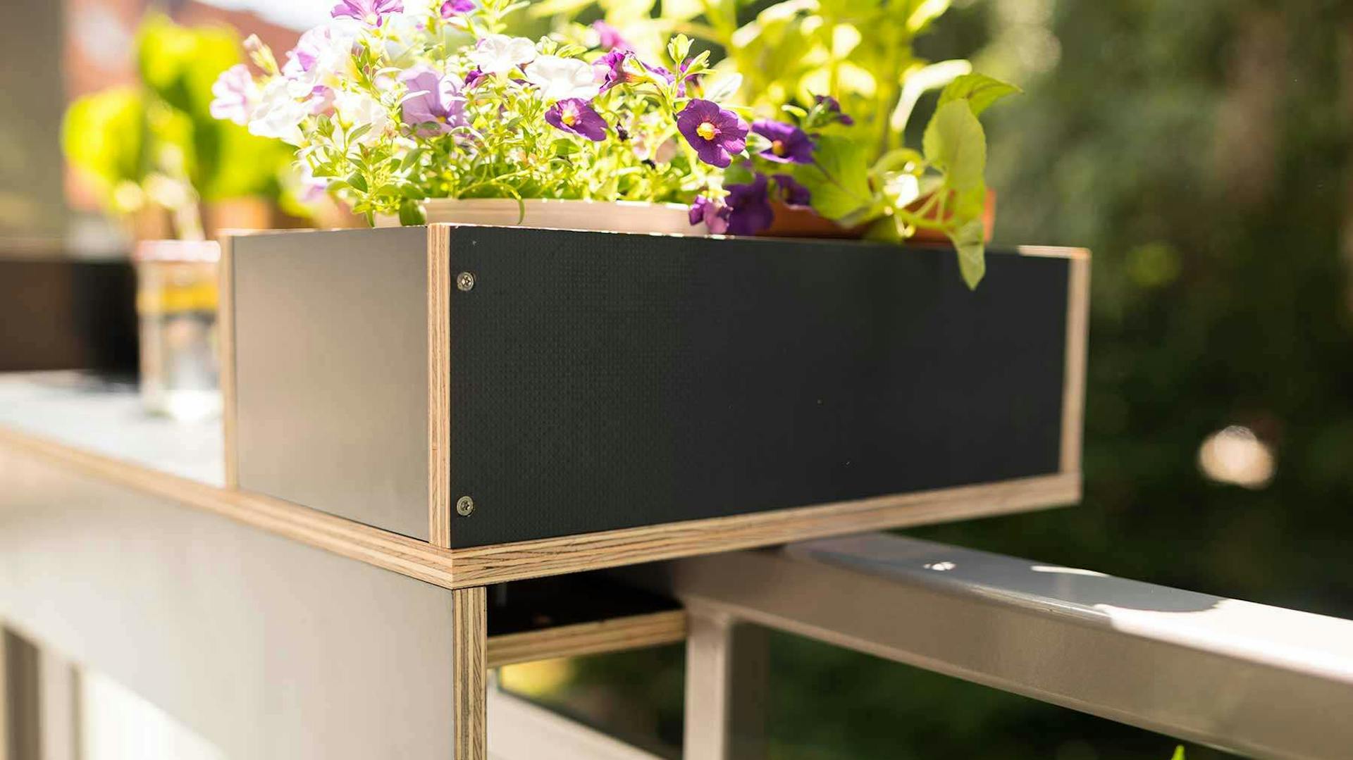 Balkonbar Barbara Detailaufnahme der Seitenkonstruktion