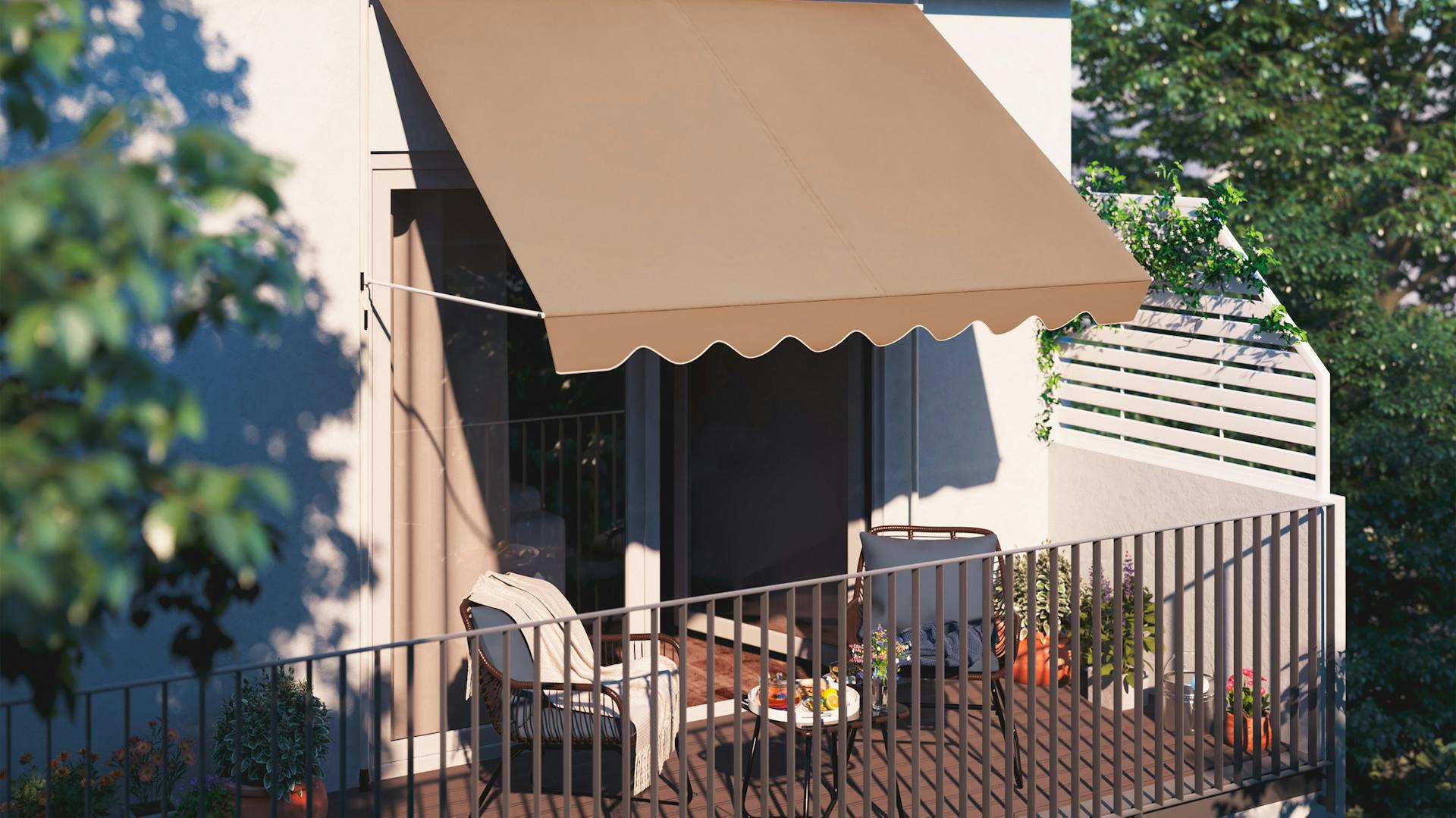 Balkon mit Fallarmmarkise