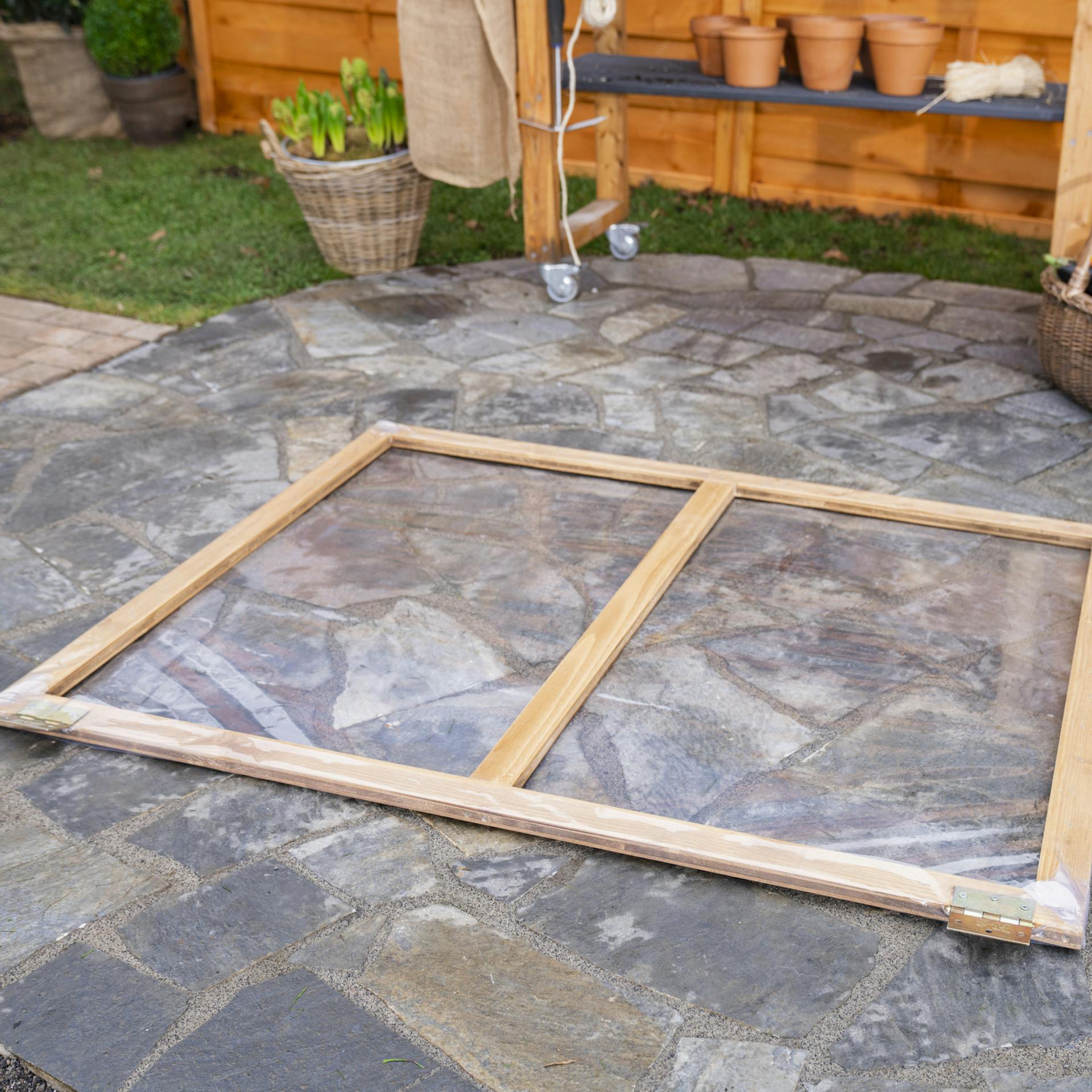 Fertiger, mit Folie bespannter Frühbeet-Deckel