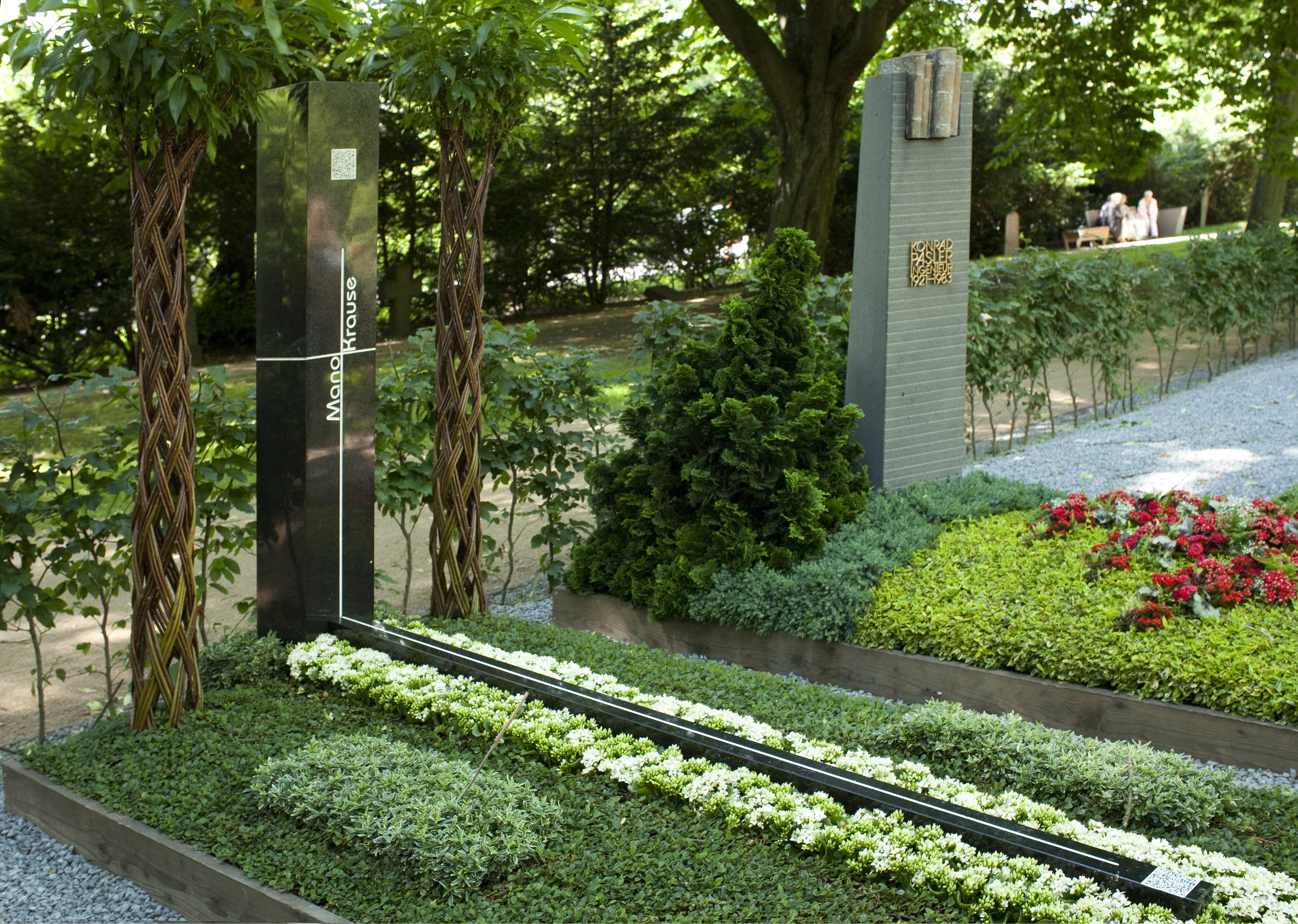 Grabbepflanzung Pflanzenauswahl und Gestaltung OBI