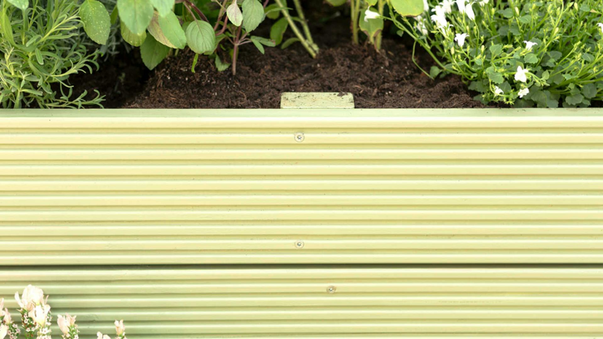 DIY Hochbeet Alfred mit Rankhilfe