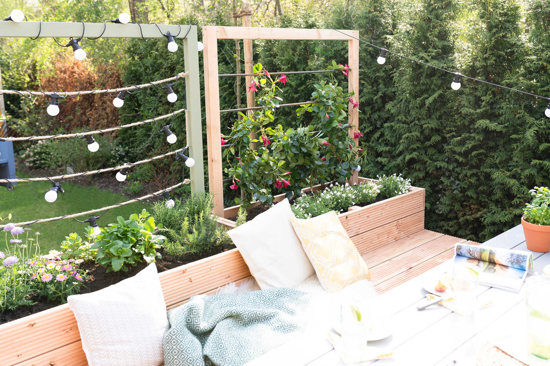 DIY Hochbeet Alfred mit Rankhilfe