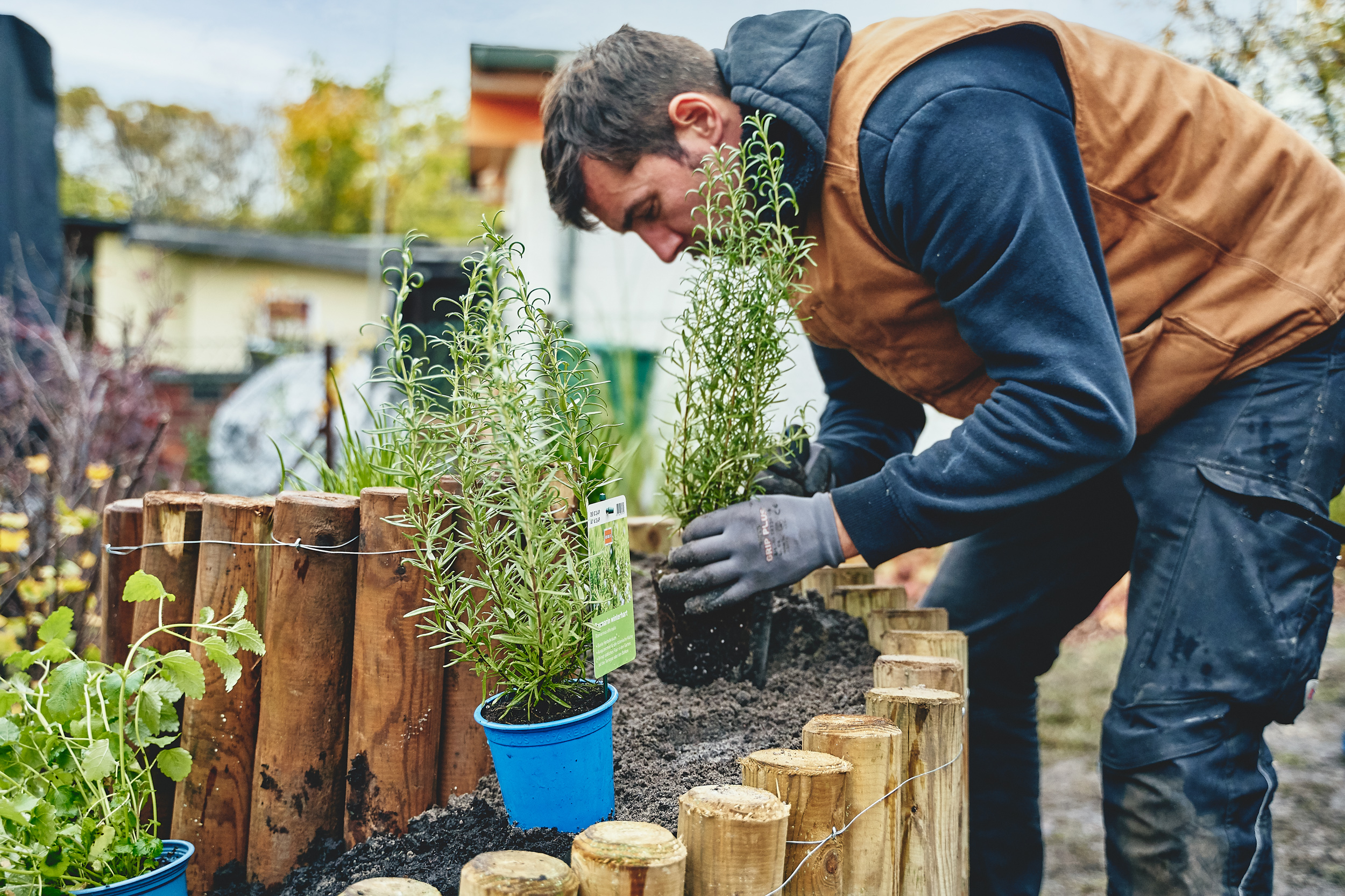 Kräuterschnecke aus Holz bauen Anleitung mit Video OBI