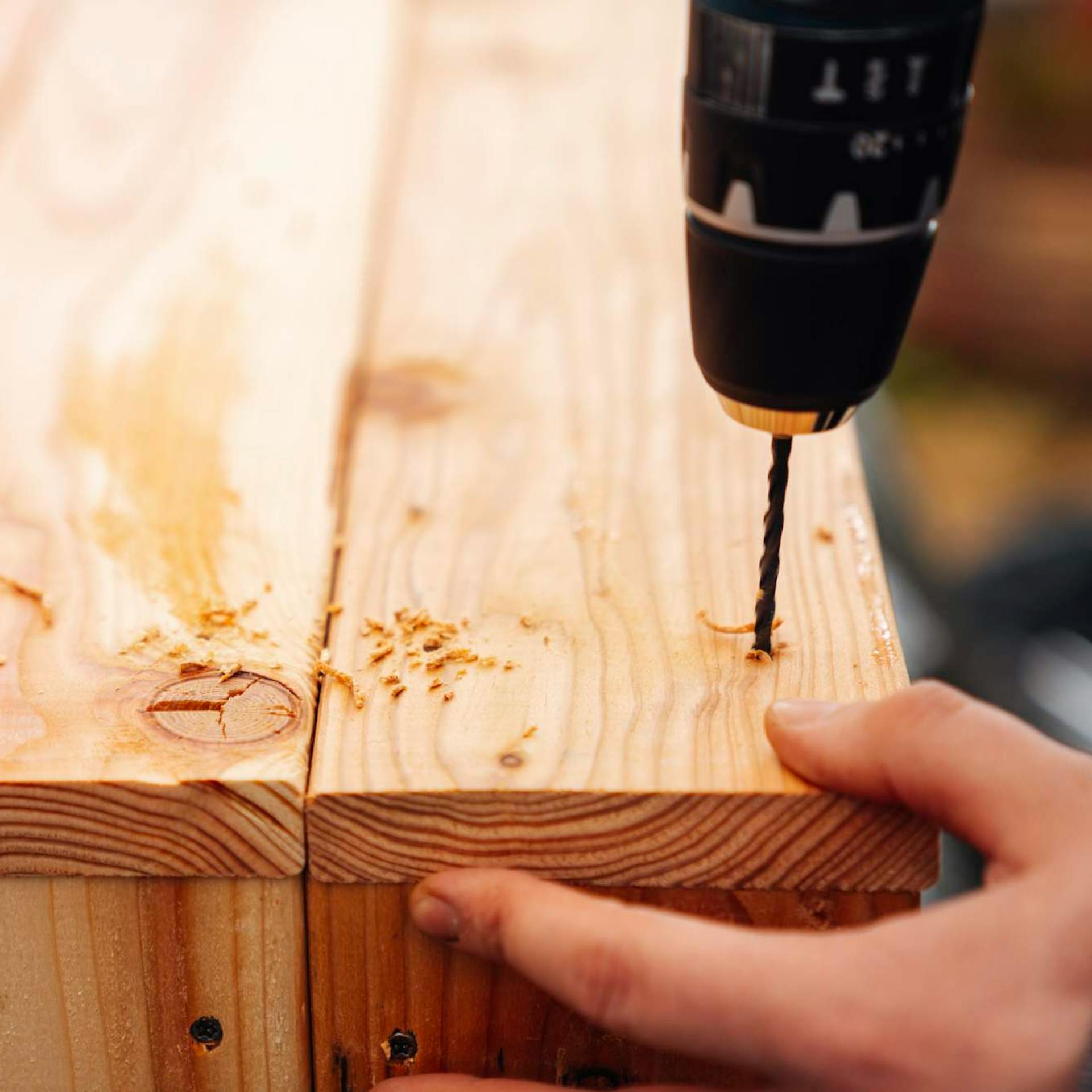 Avvitamento dei pannelli laterali