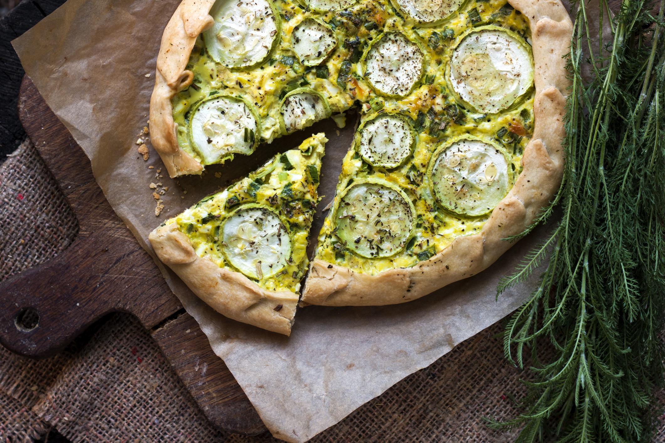 Pizza mit Zucchini.
