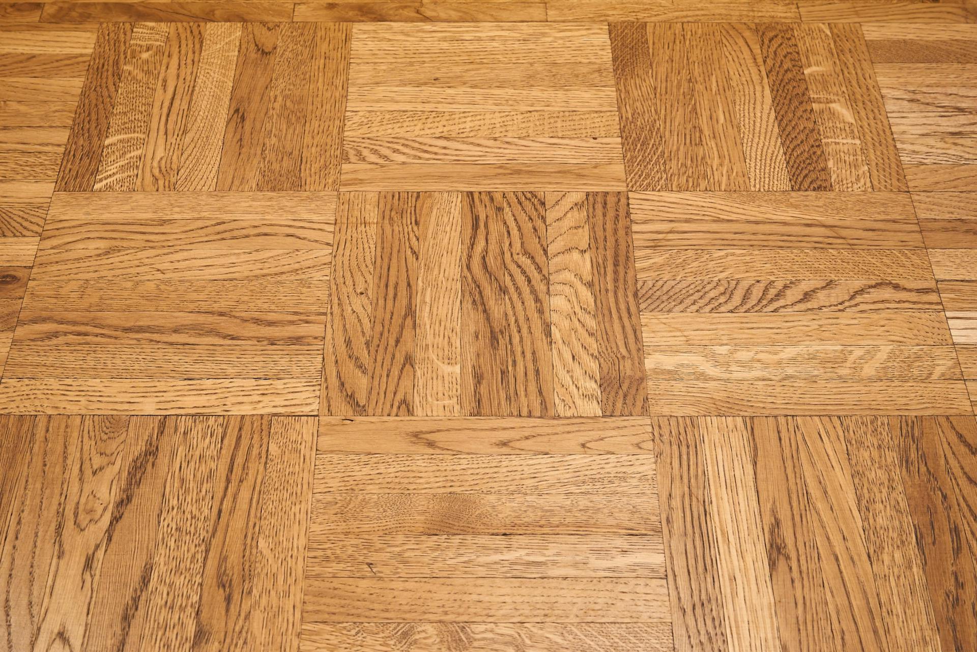 Közeli felvétel egy mozaik parkettáról