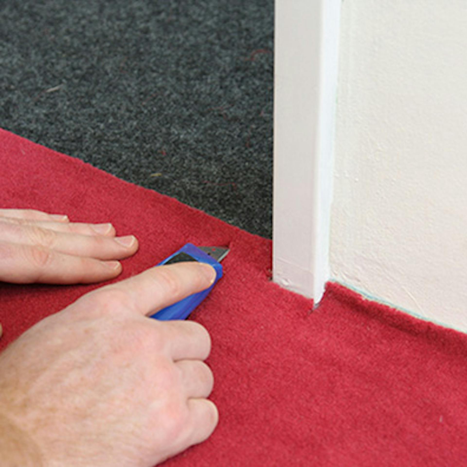 Teppich verlegen – Anleitung in 11 Schritten | OBI