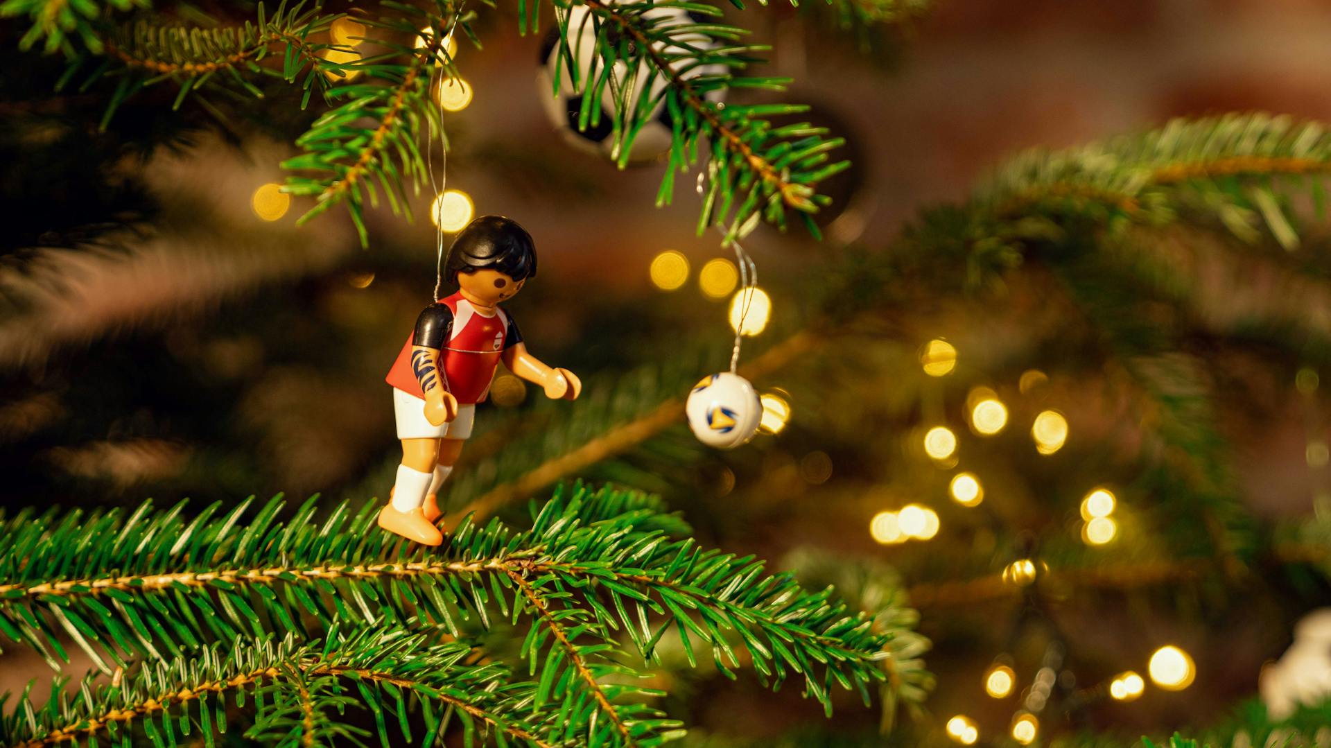 Futballjátékos fadísz