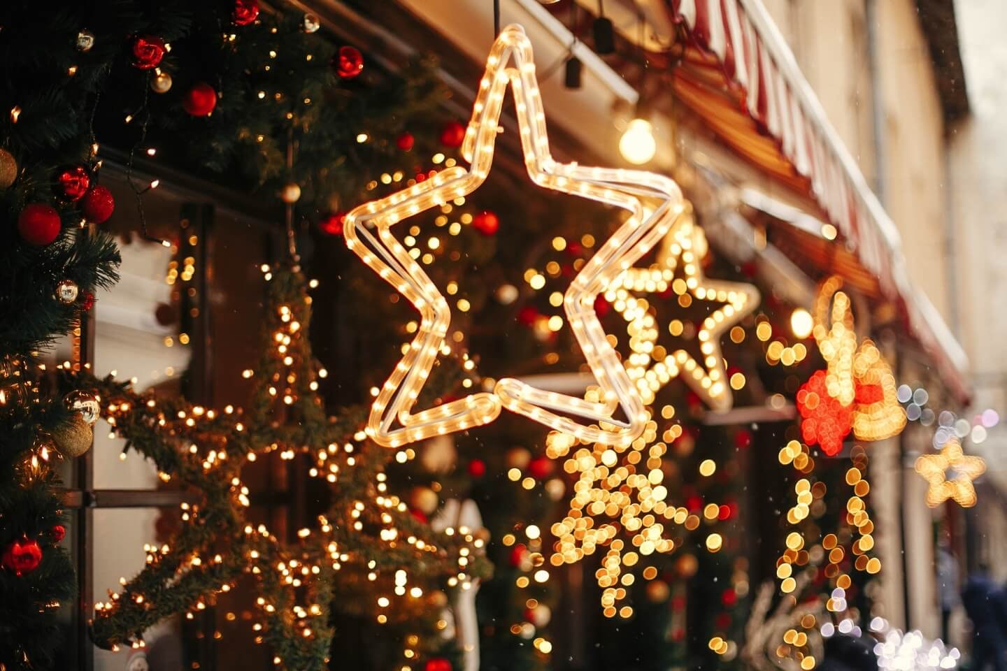 Weihnachtsbeleuchtung außen: Ideen und Tipps  OBI