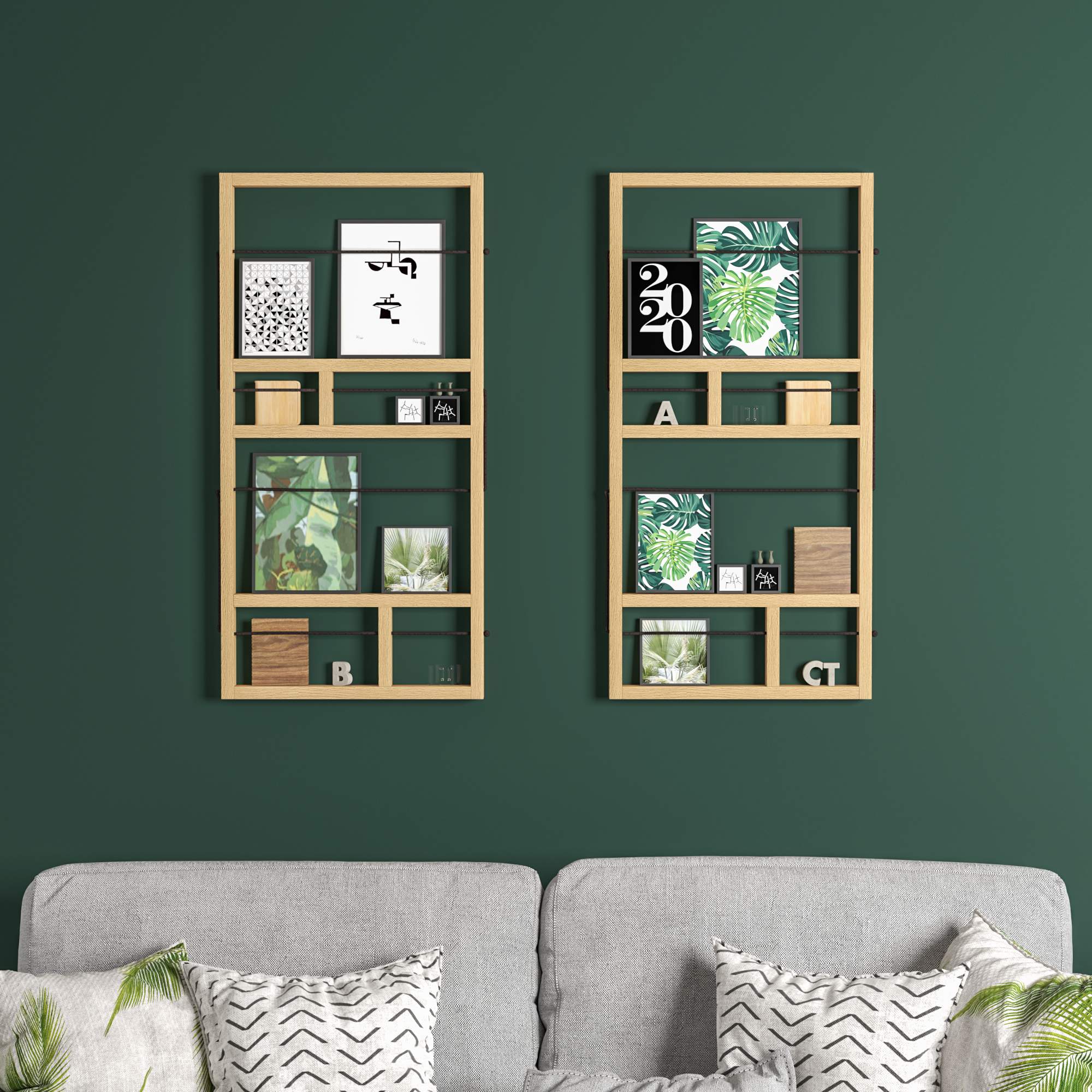 Espositore a scomparti su una parete verde