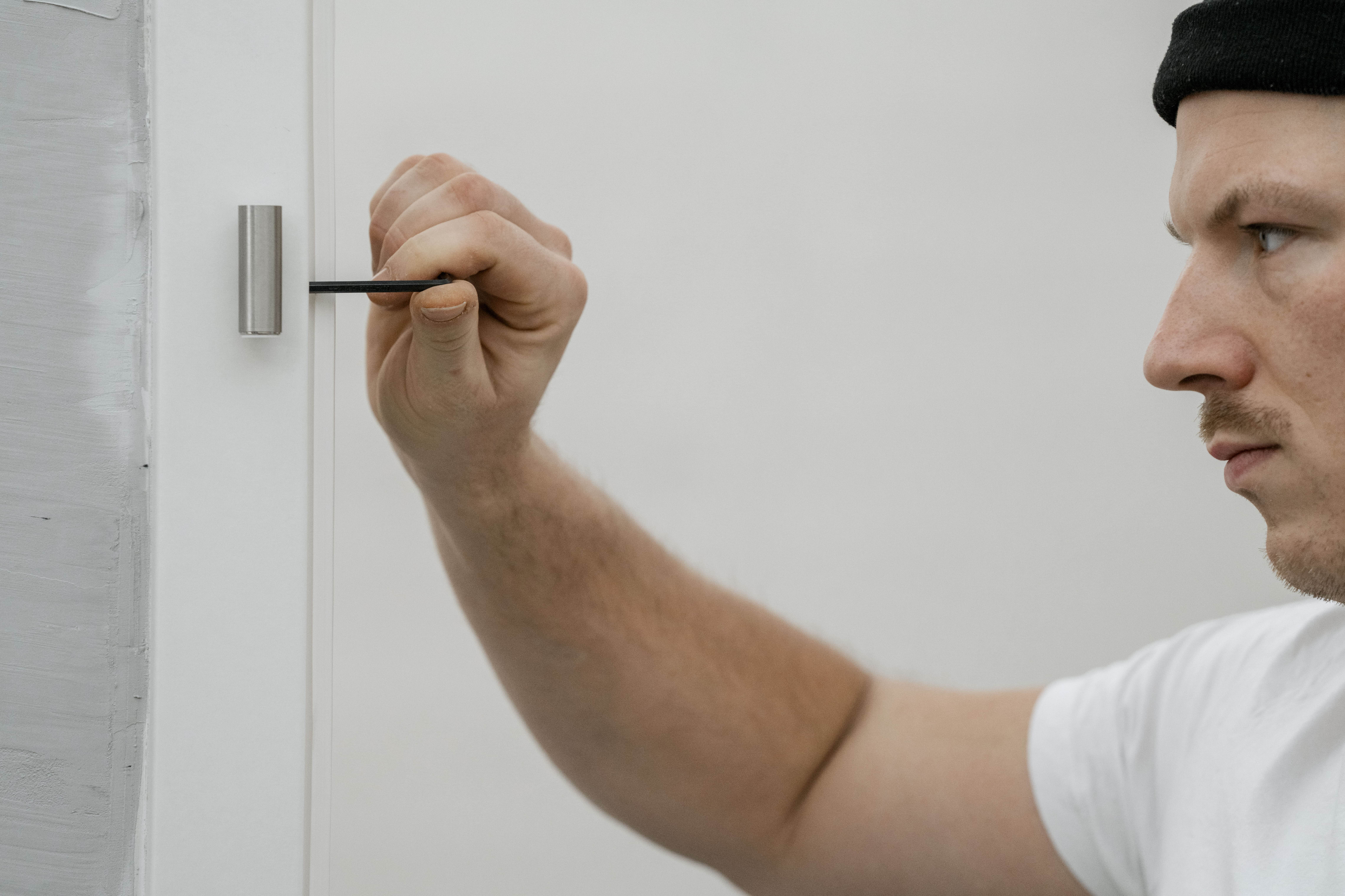 Glastür einbauen und einstellen Videoanleitung OBI