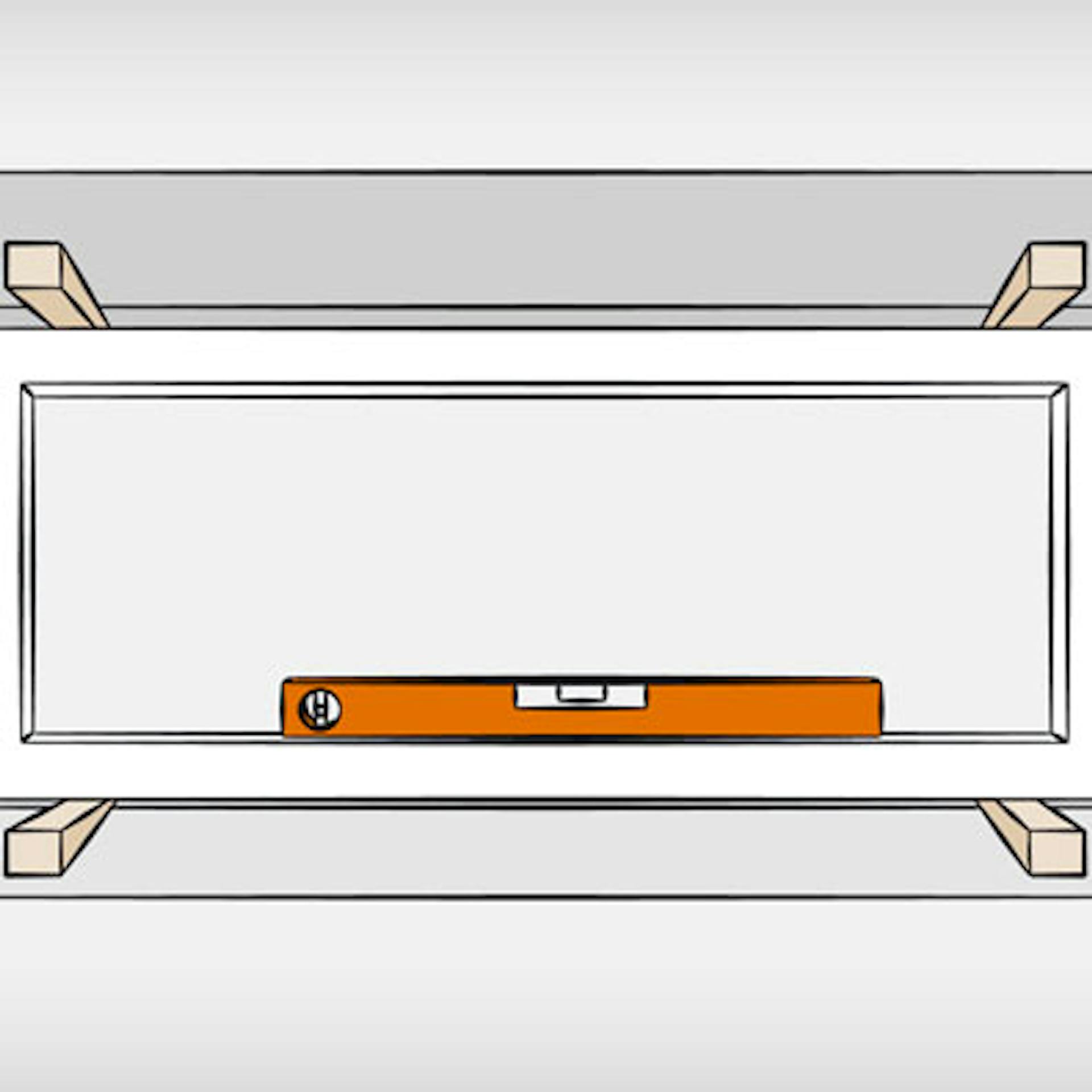 Kellerfensterrahmen wird mit Montagekeilen und Wasserwaage eingepasst.
