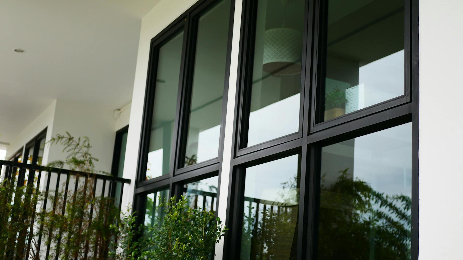 Moderne Fenster mit pulverbeschichtetem Aluminiumrahmen