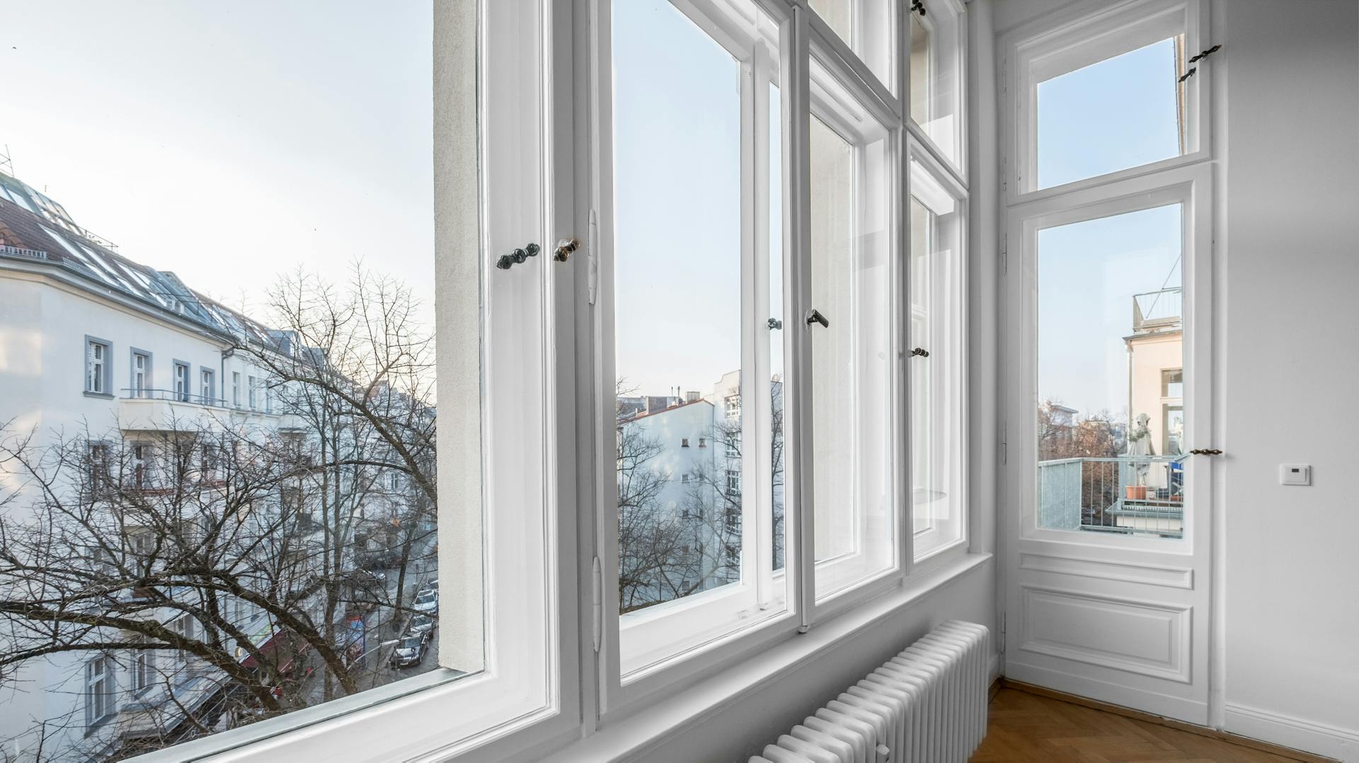 Alte Doppelfenster aus Holz