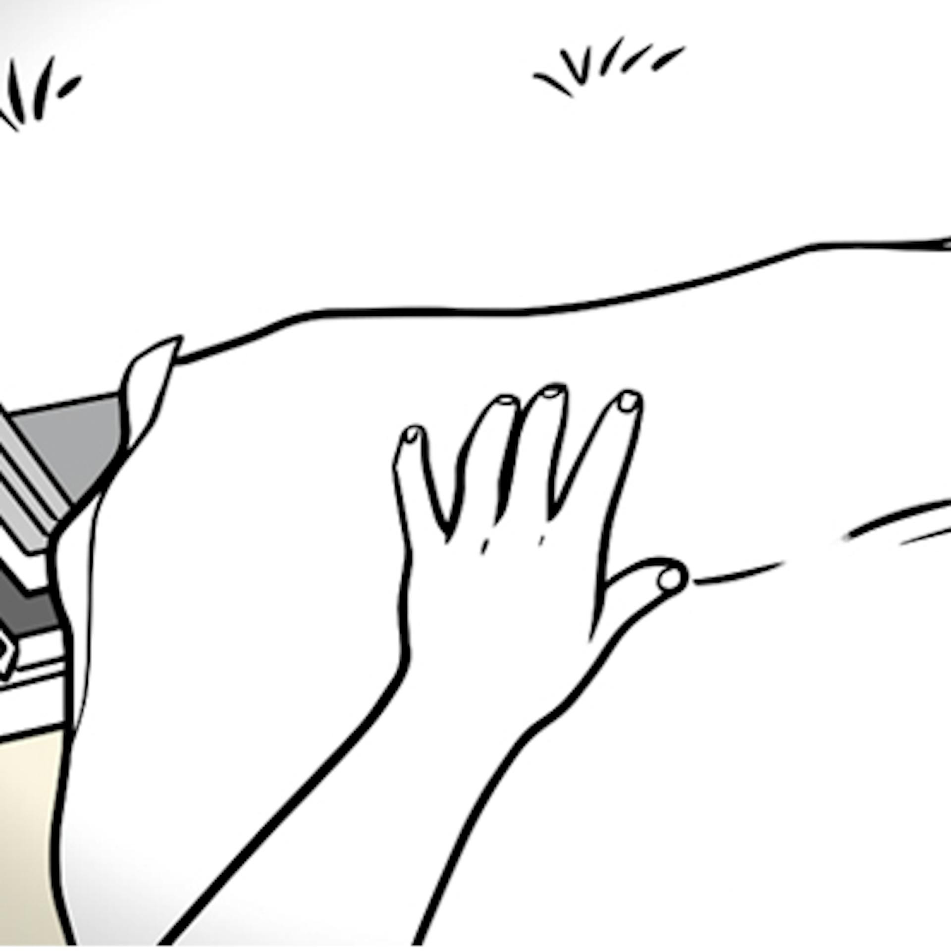 Un’appassionata del fai-da-te posa gli asciugamani sul davanzale della finestra.