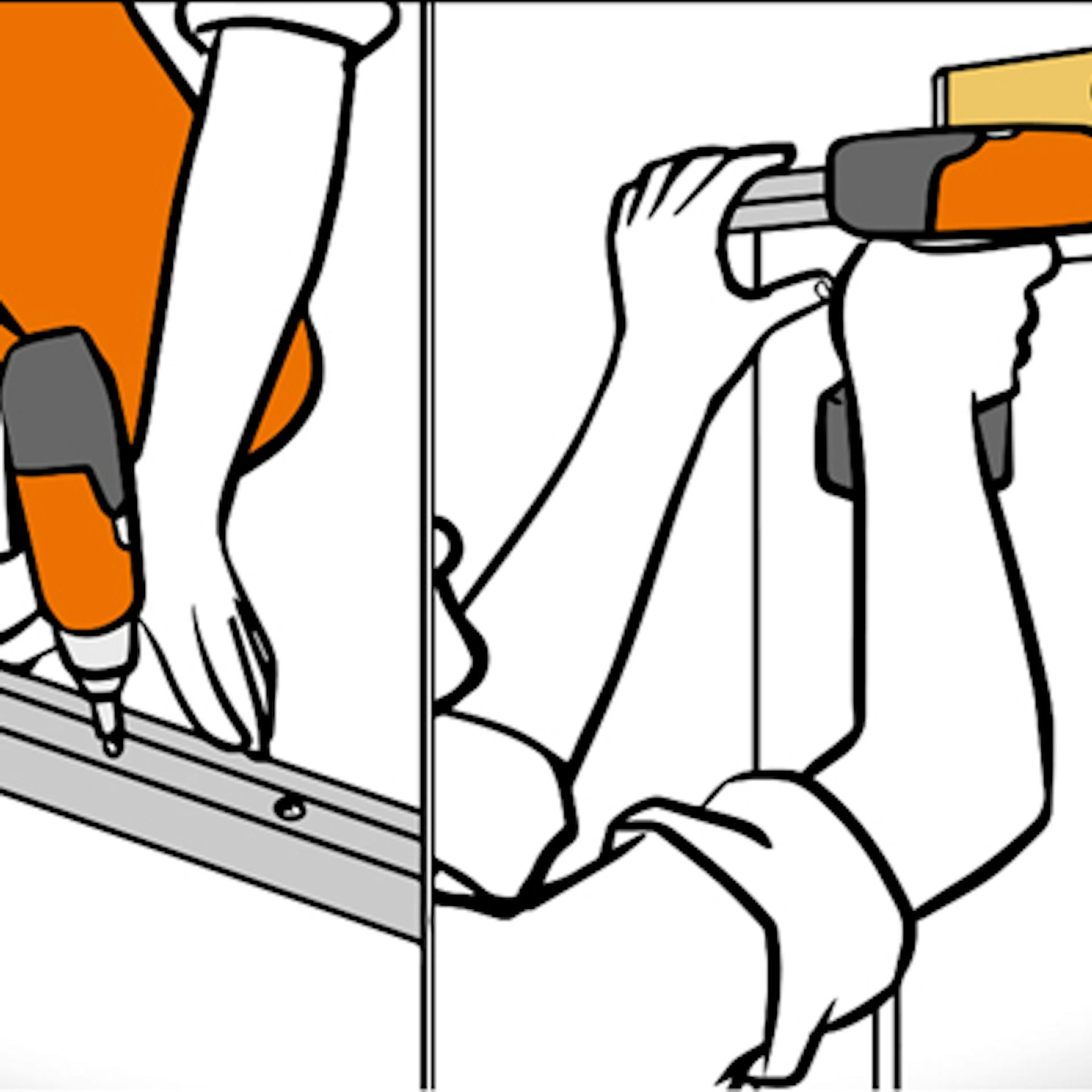 Handwerker bringt Deckenschiene und Bodenschiene für die Schiebetür mit Akkuschrauber an. Prüfung mit Wasserwaage.