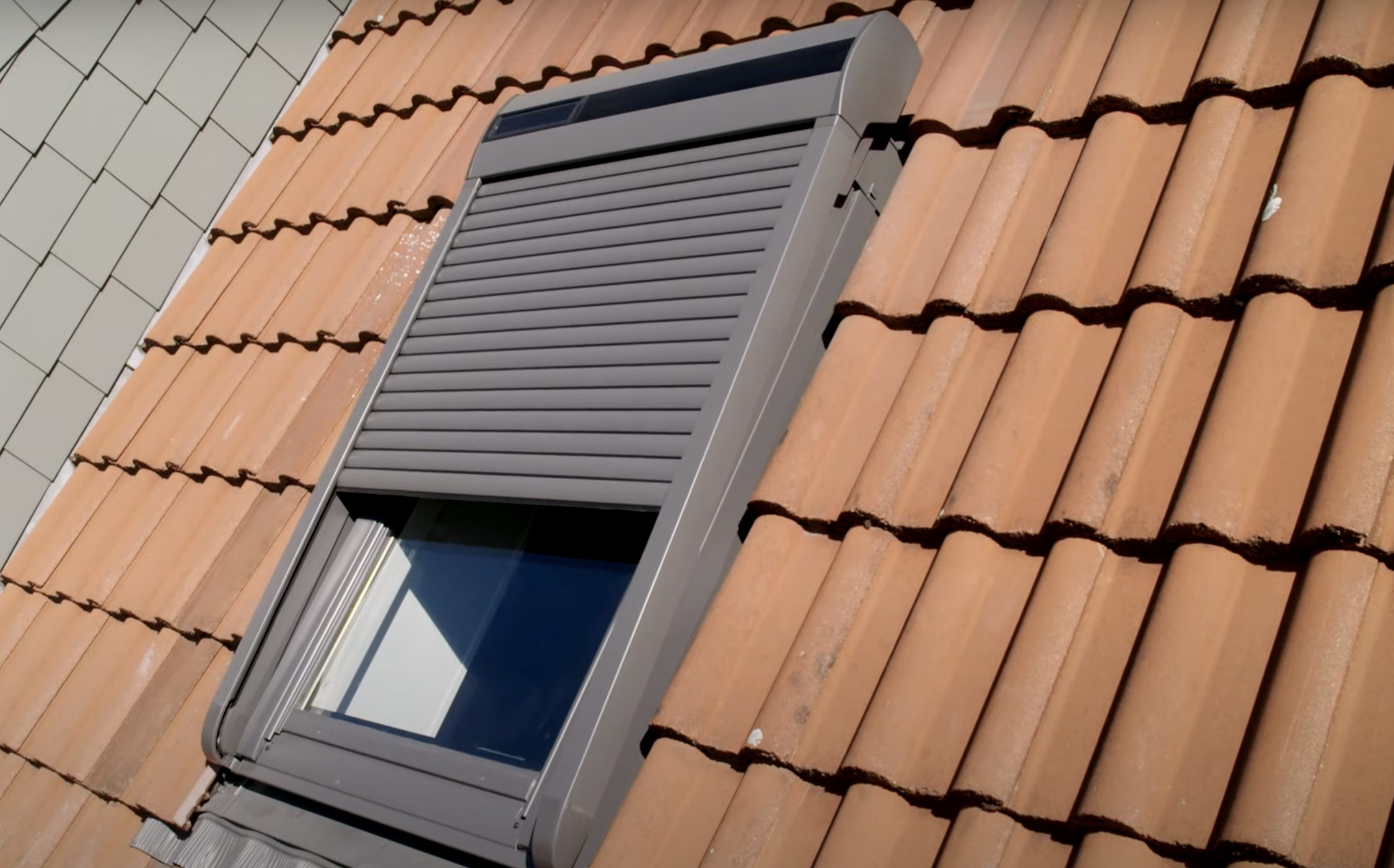 Velux SolarRollladen montieren Schritt für Schritt OBI