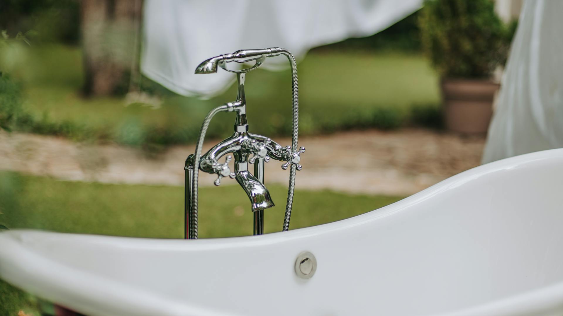 Fürdőkád a kertben