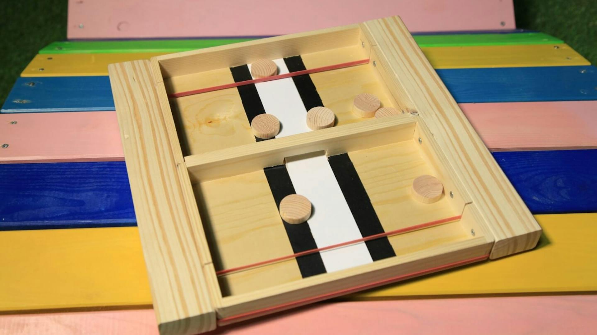 Selbstgebauter Airhockeytisch aus Holz