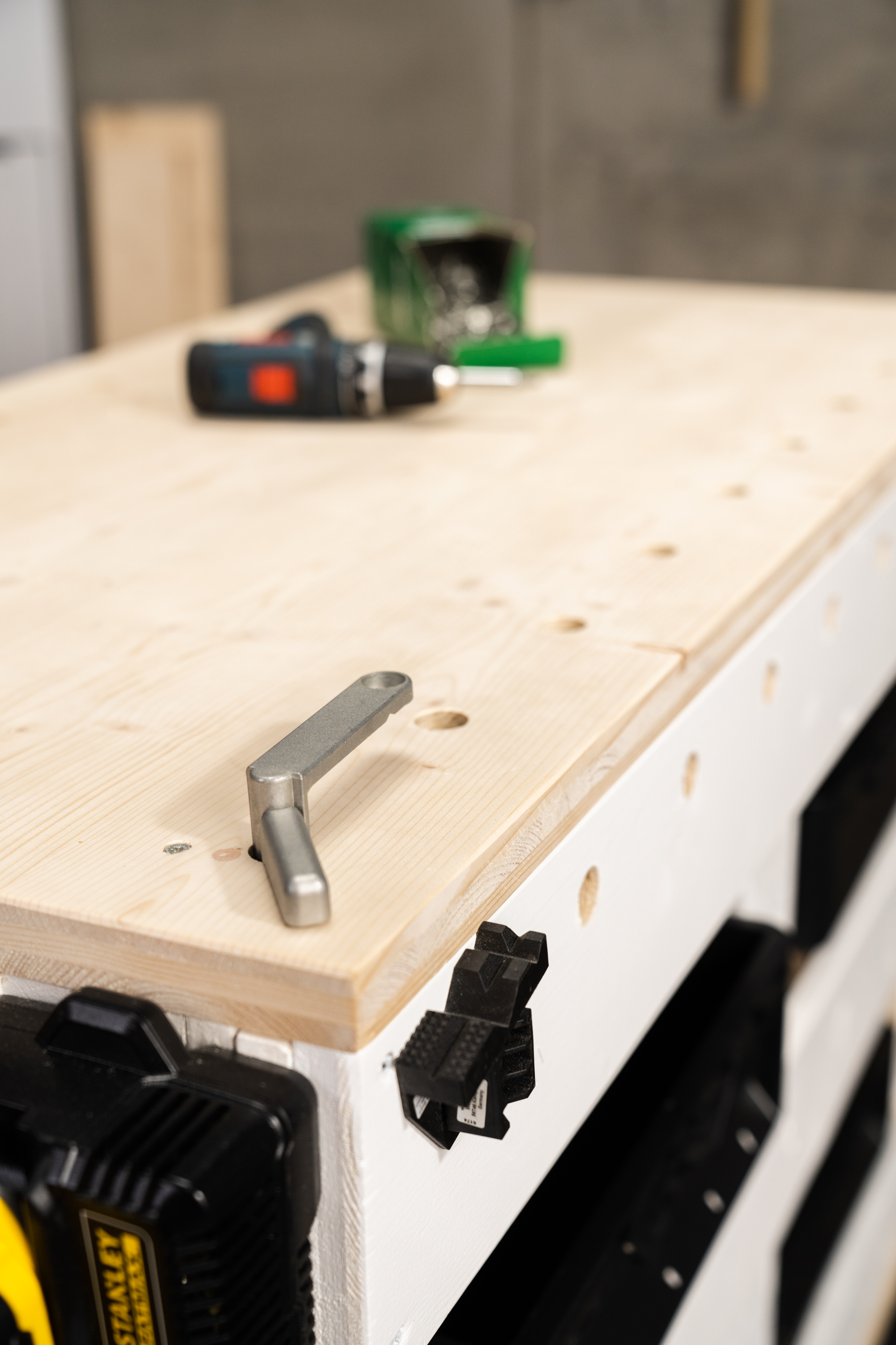 Munkapad oldalnézetből