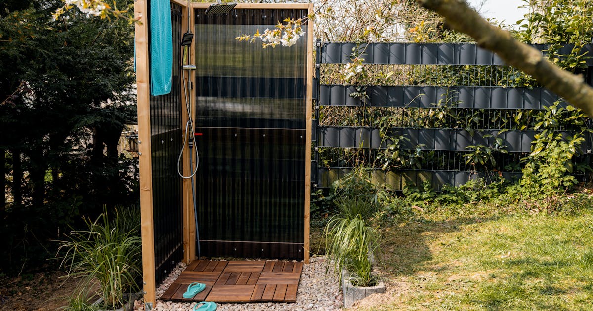 Ablauf Gartendusche: So bleibt Ihr Garten trocken und sauber () Ablauf Gartendusche: So bleibt Ihr Garten trocken und sauber