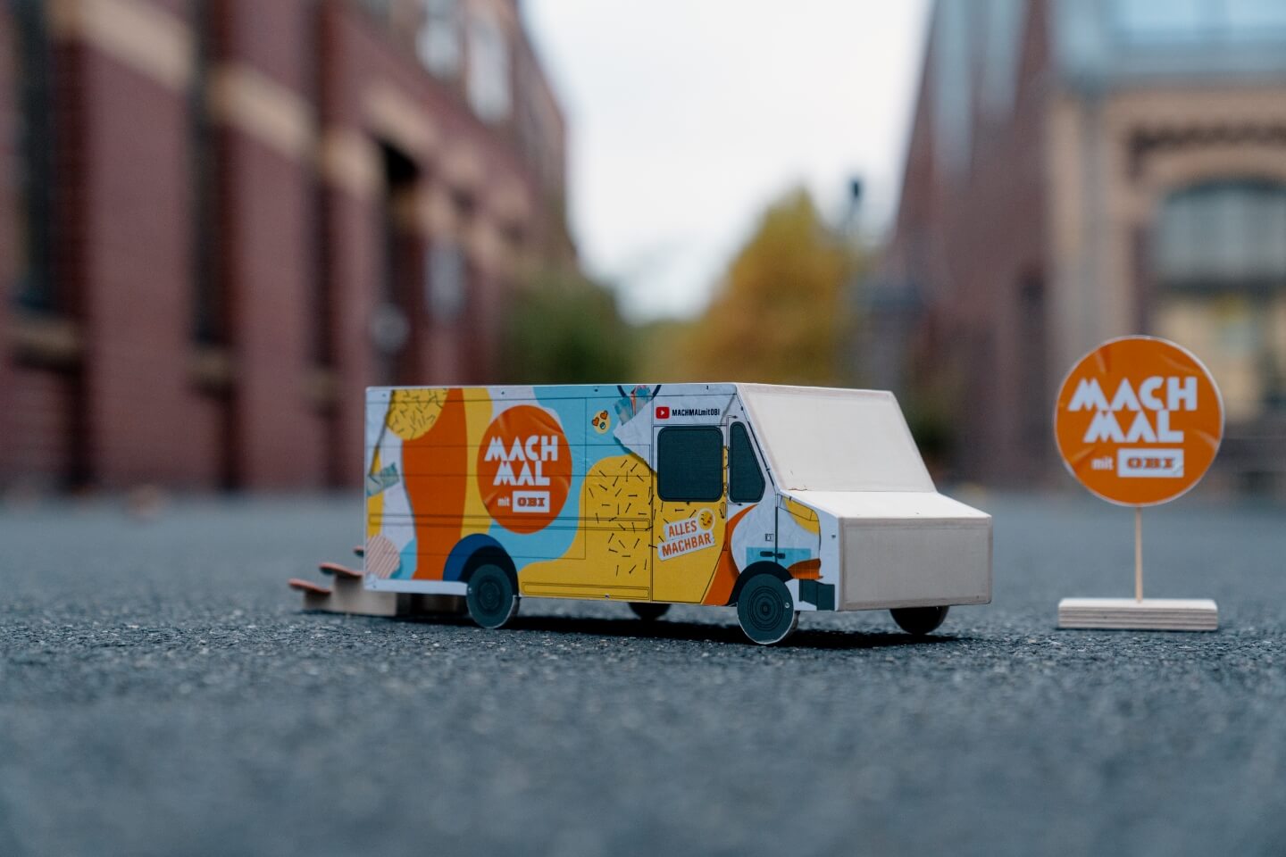 Selbstgebauter Hamsterbus aus Holz