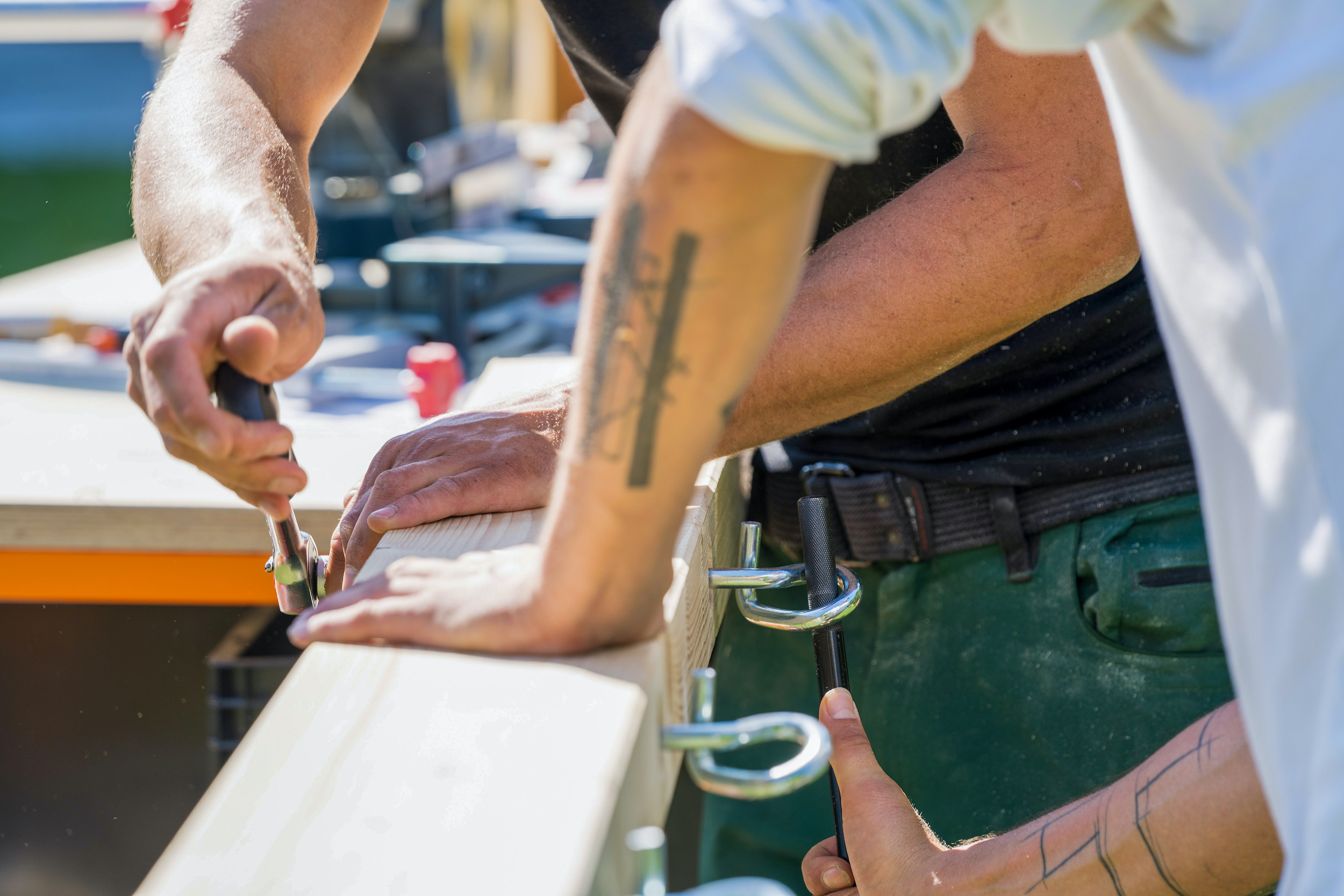 Felszerelik a horgokat