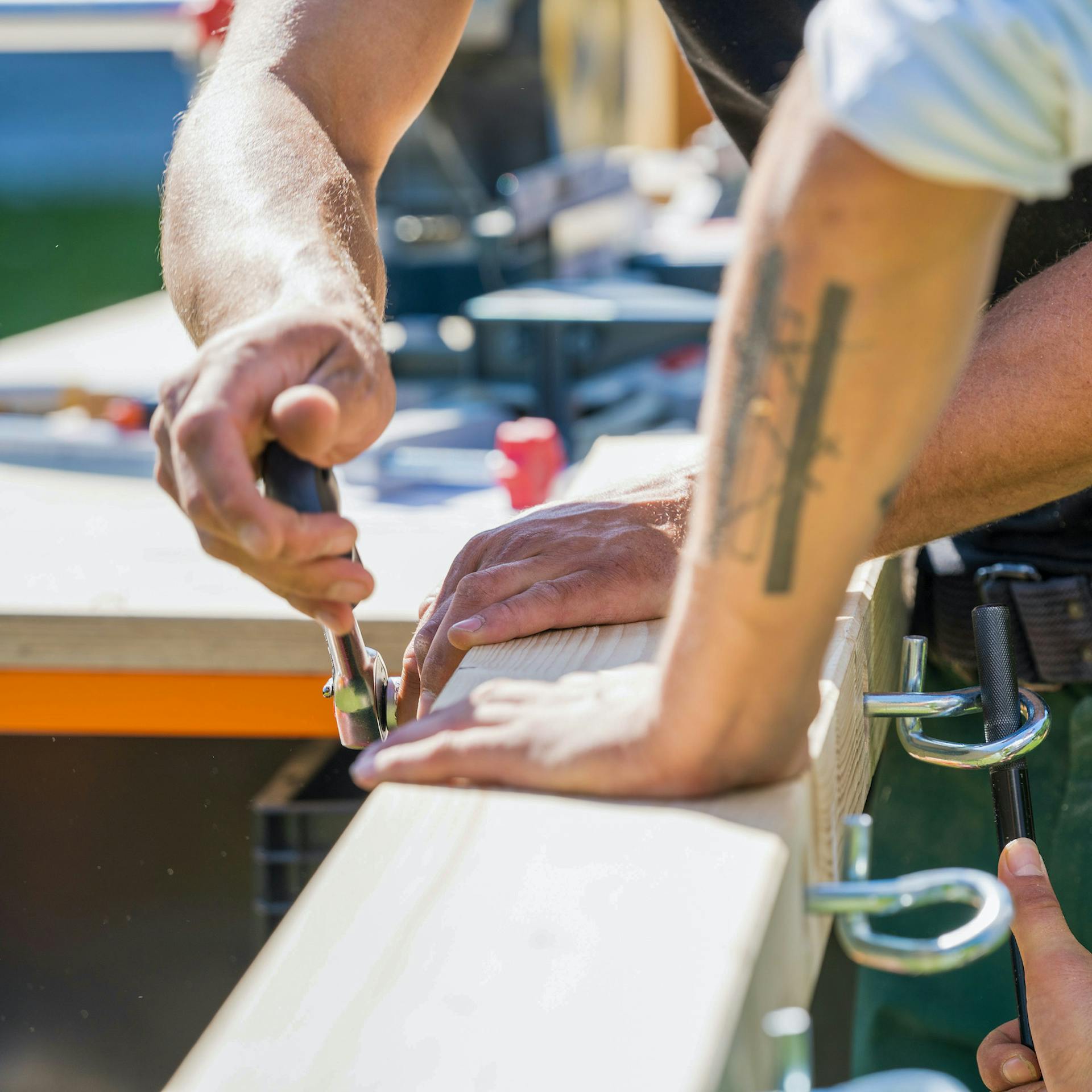 Felszerelik a horgokat