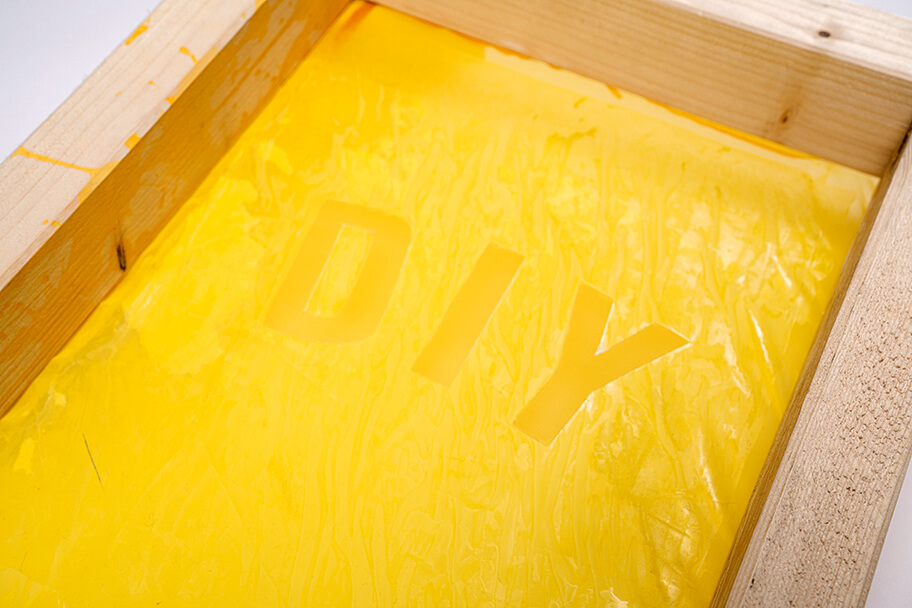 Zaschnutí klihu na dřevo