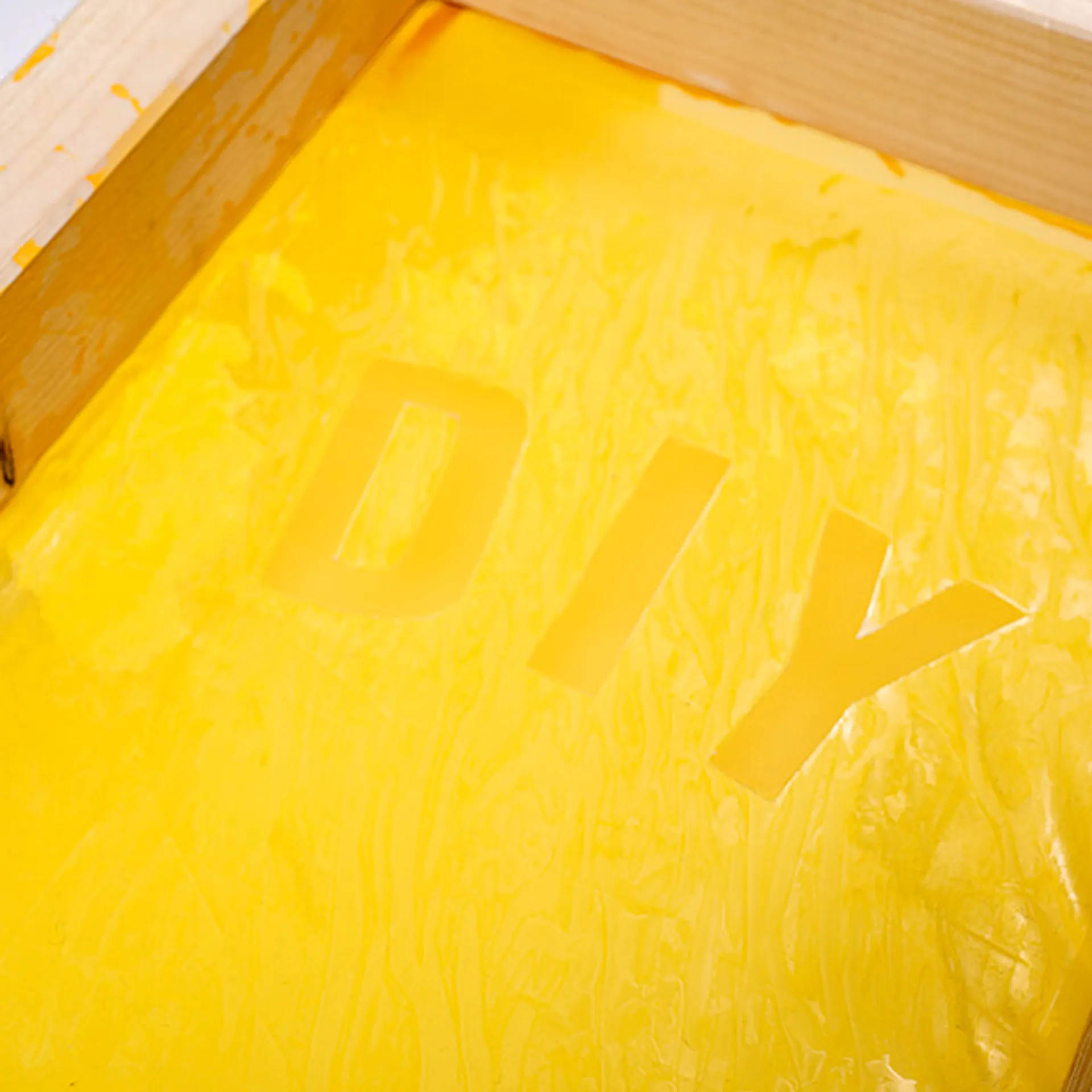 Zaschnutí klihu na dřevo