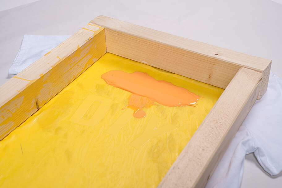 Nanesení barvy pro sítotisk